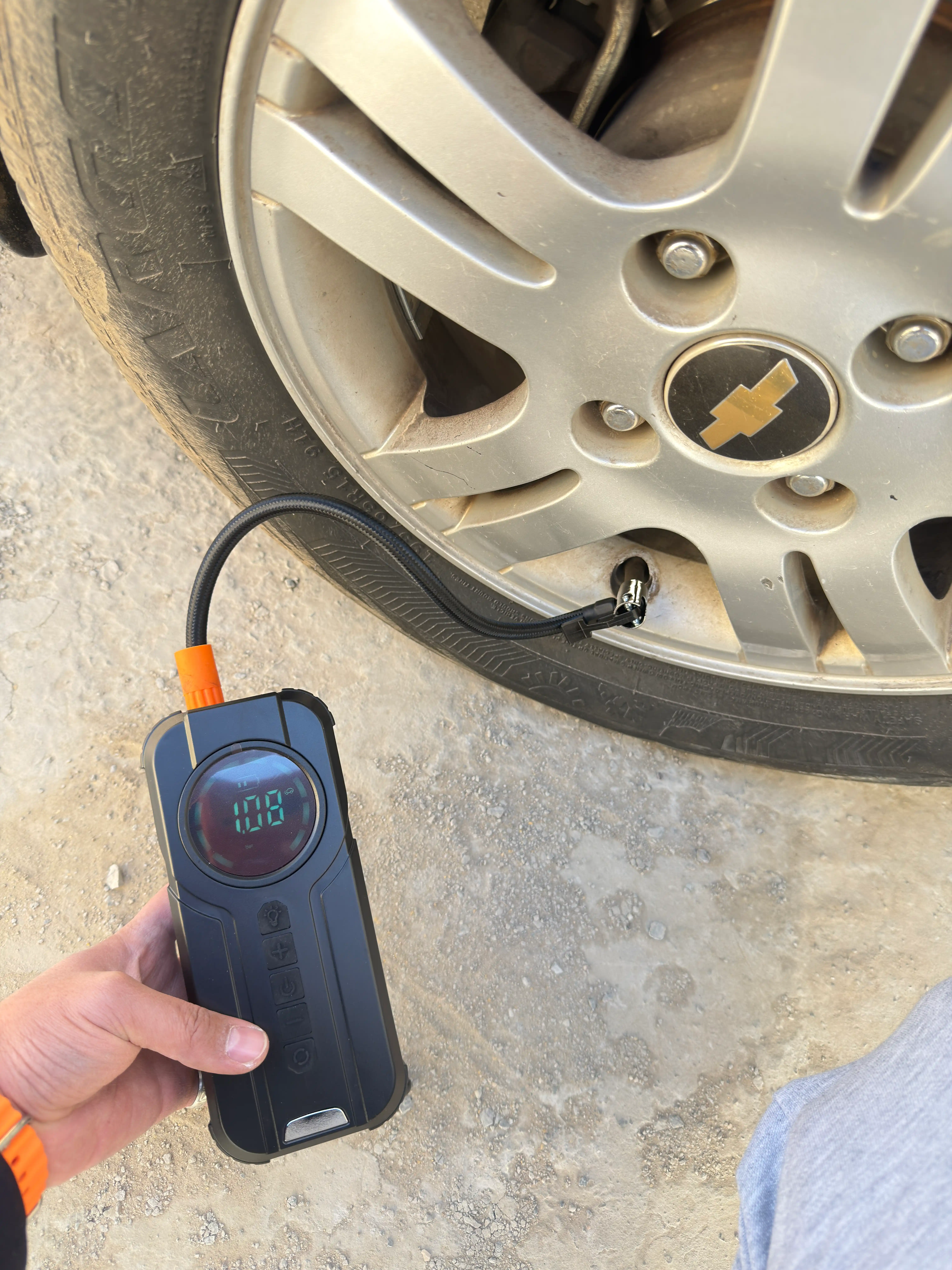 Avtomobilni ishga tushirish va quvvatlash moslamasi, Starter 10000 mAh + kompressor, nasos
