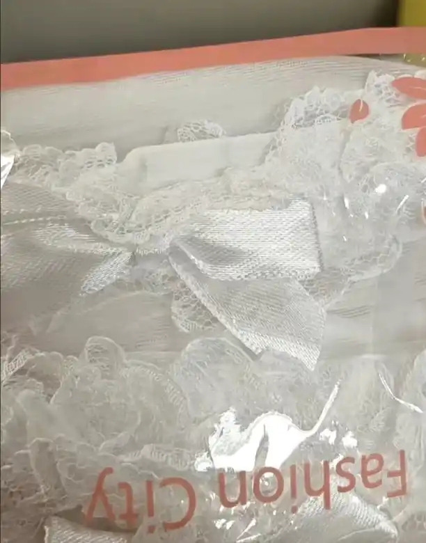 To‘rli chulkilar bantik va bog‘ich bilan, anime kospley uslubida