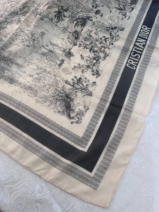 Christian Dior ro`mol o`lchami 100*100 paxta matosidan
