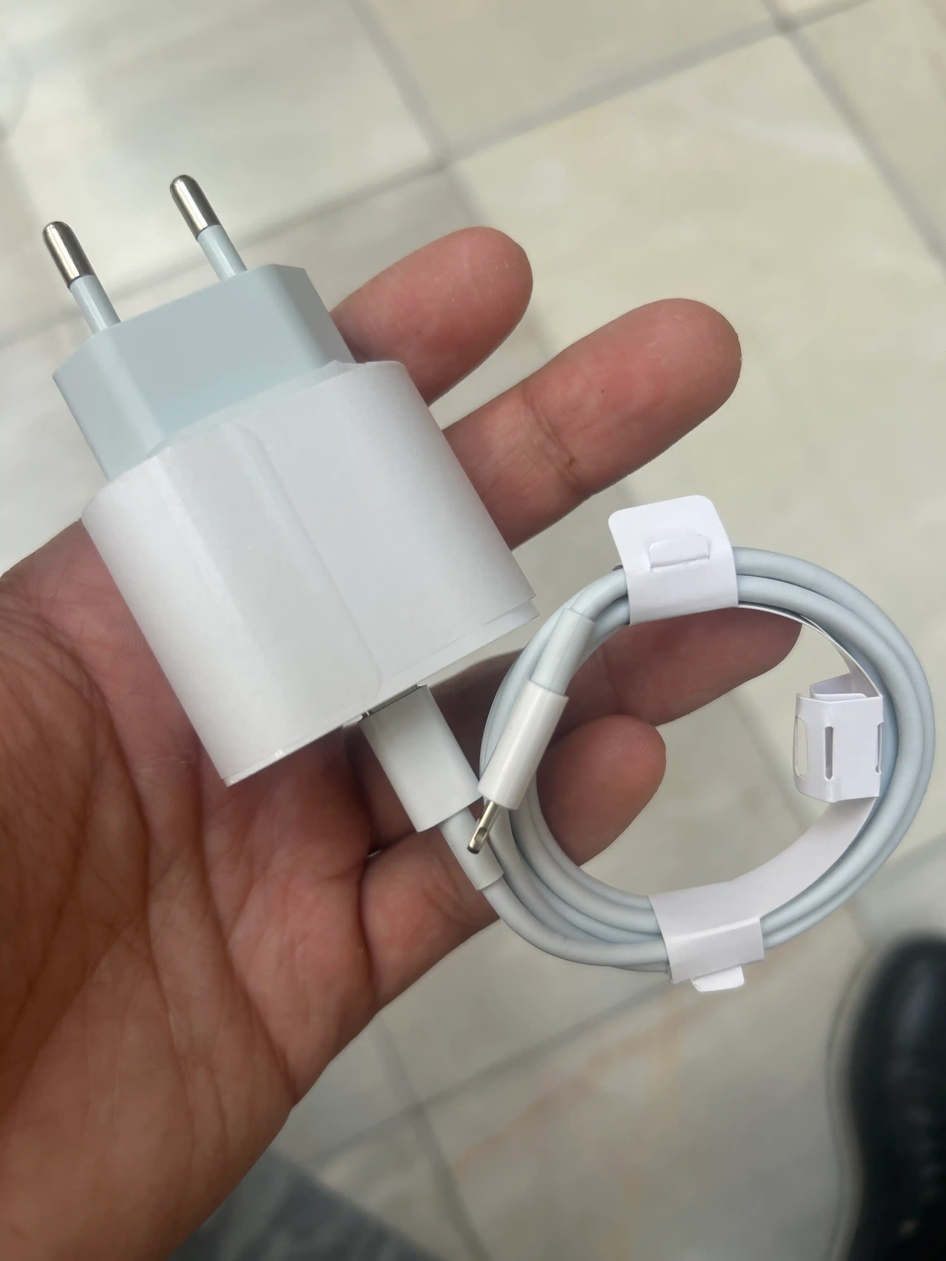 IPhone uchun zaryadlash qurilmasi, tez zaryadlovchi 20 Vt, Type-Cdan Lightning kabel bilan
