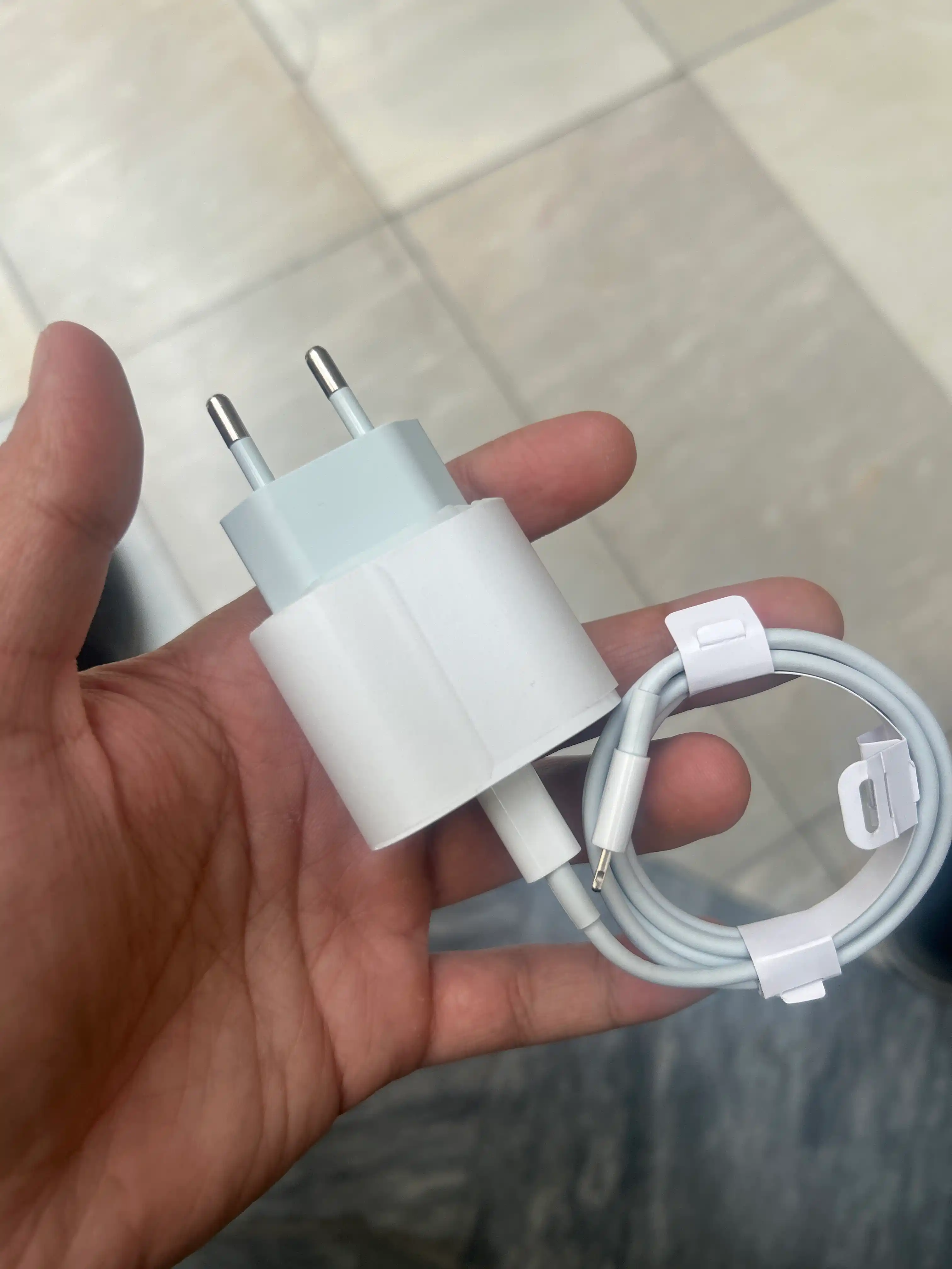 IPhone uchun zaryadlash qurilmasi, tez zaryadlovchi 20 Vt, Type-Cdan Lightning kabel bilan