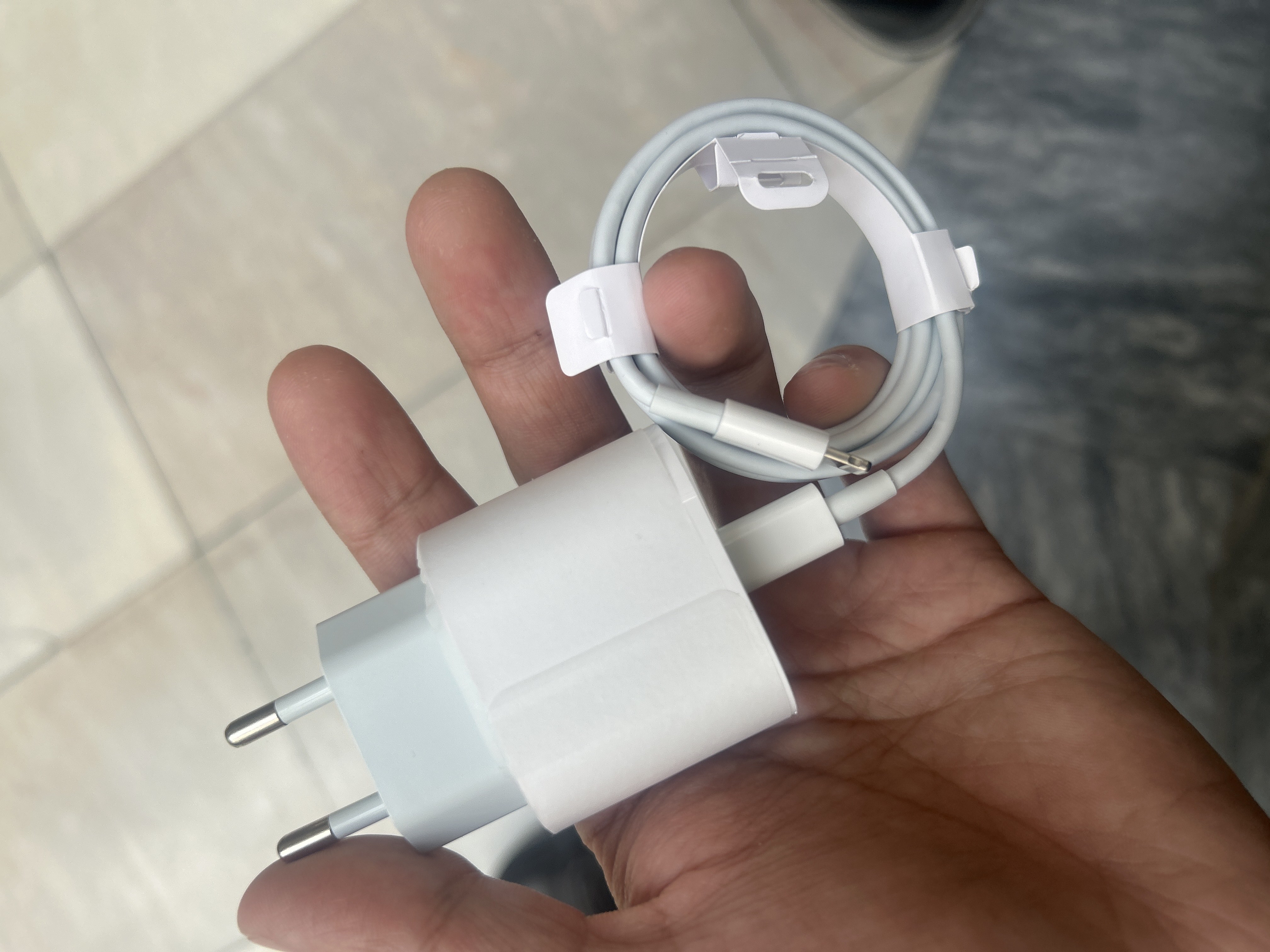 IPhone uchun zaryadlash qurilmasi, tez zaryadlovchi 20 Vt, Type-Cdan Lightning kabel bilan
