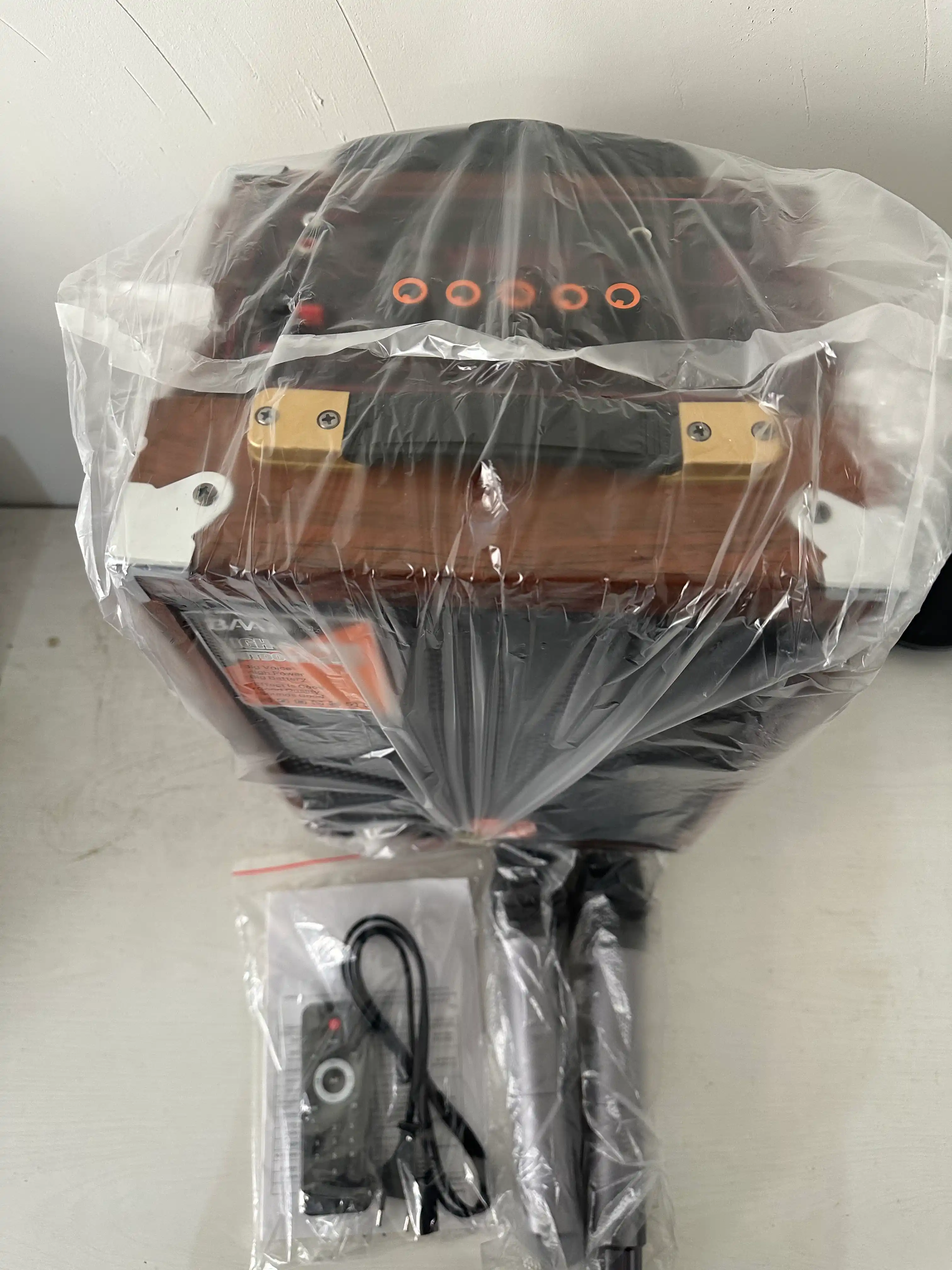 Karaoke Bluetooth kalonka BQ-8, mikrofon bilan, kuchli ovoz