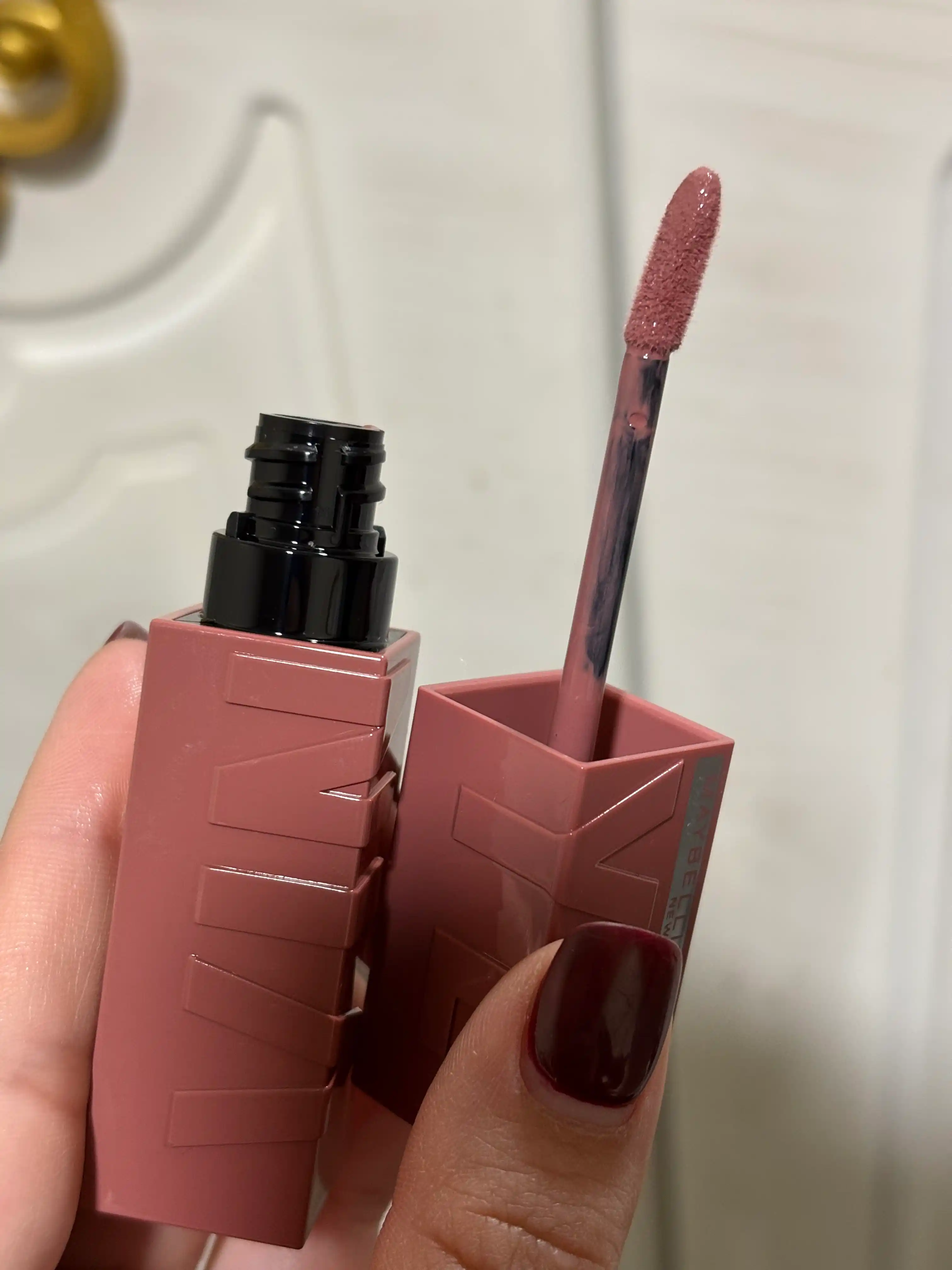 Губная помада Maybelline Vinyl Ink, тон 35 Cheeky, 40 г