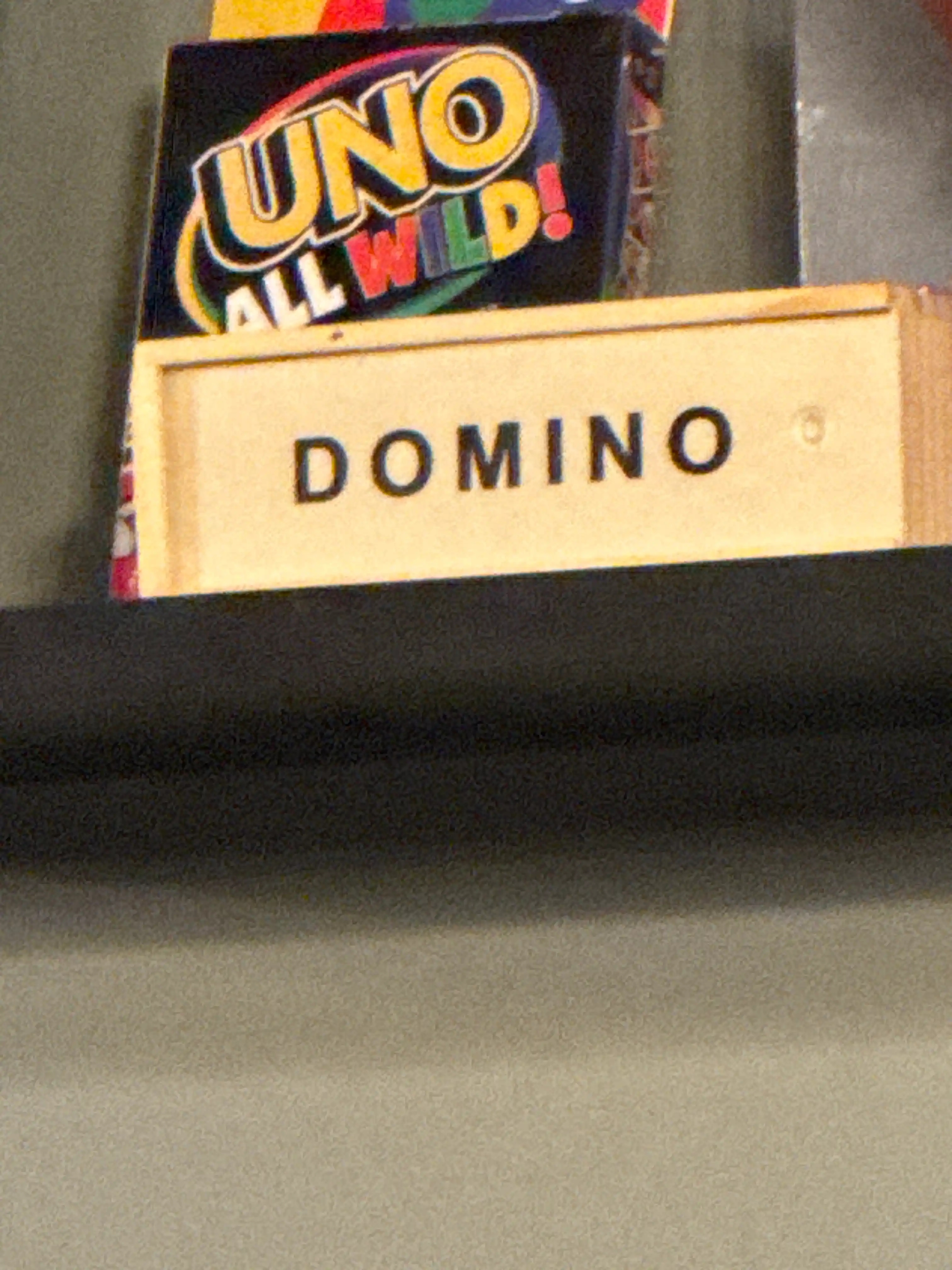 FIDGO domino, yog‘och qutida 28 ta tosh