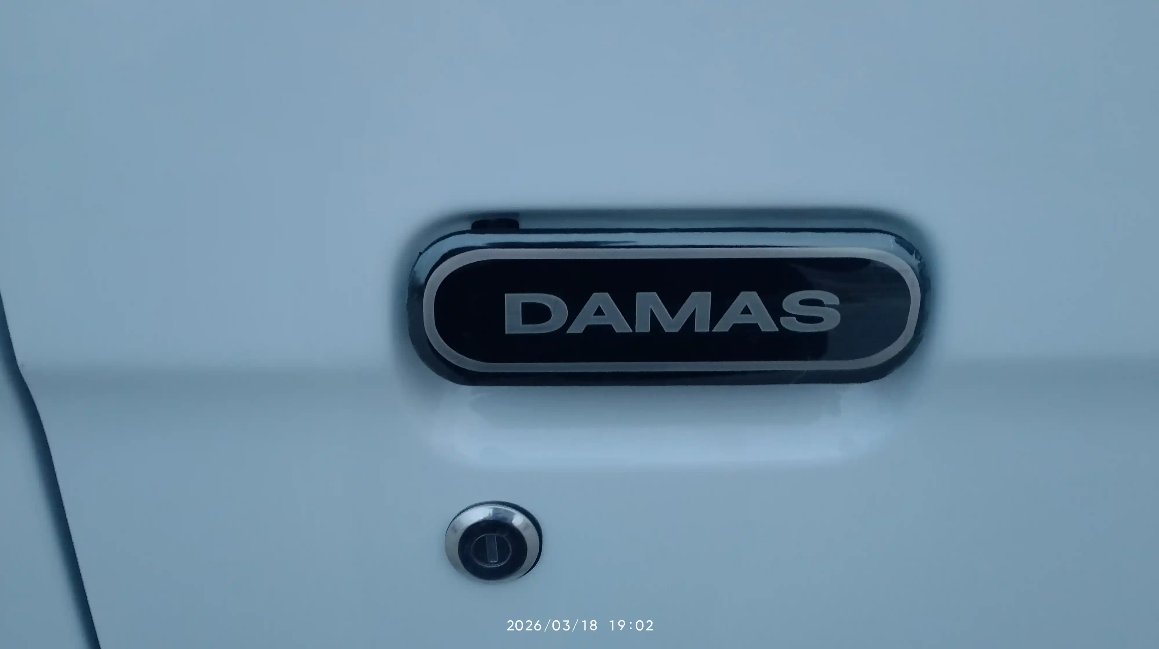 Avtomobil Damas uchun orqa nomer tepa stikeri, 1 dona