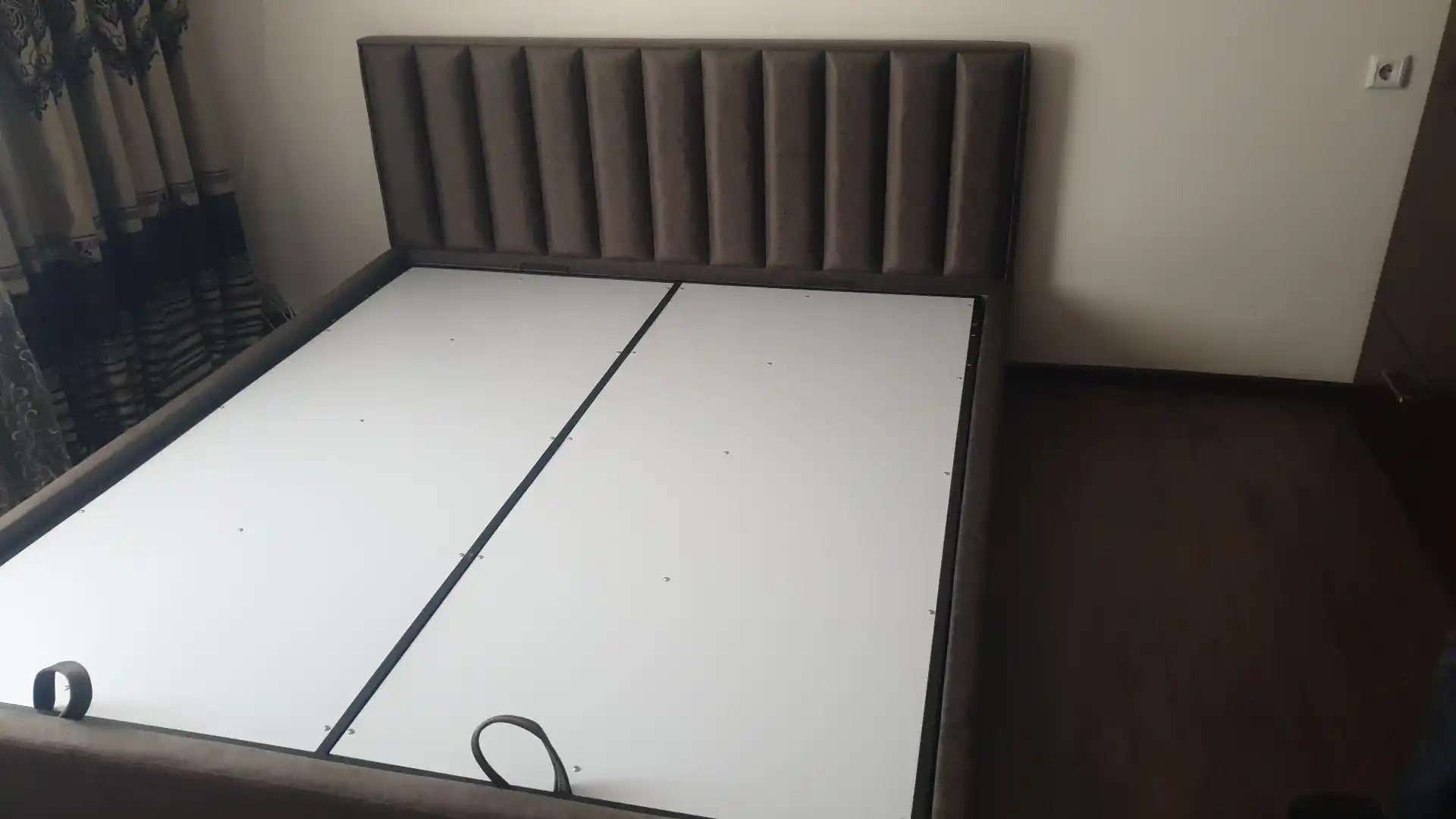Verto karavoti, 200 x 180, ko‘tarish mexanizmi bilan, Woodline
