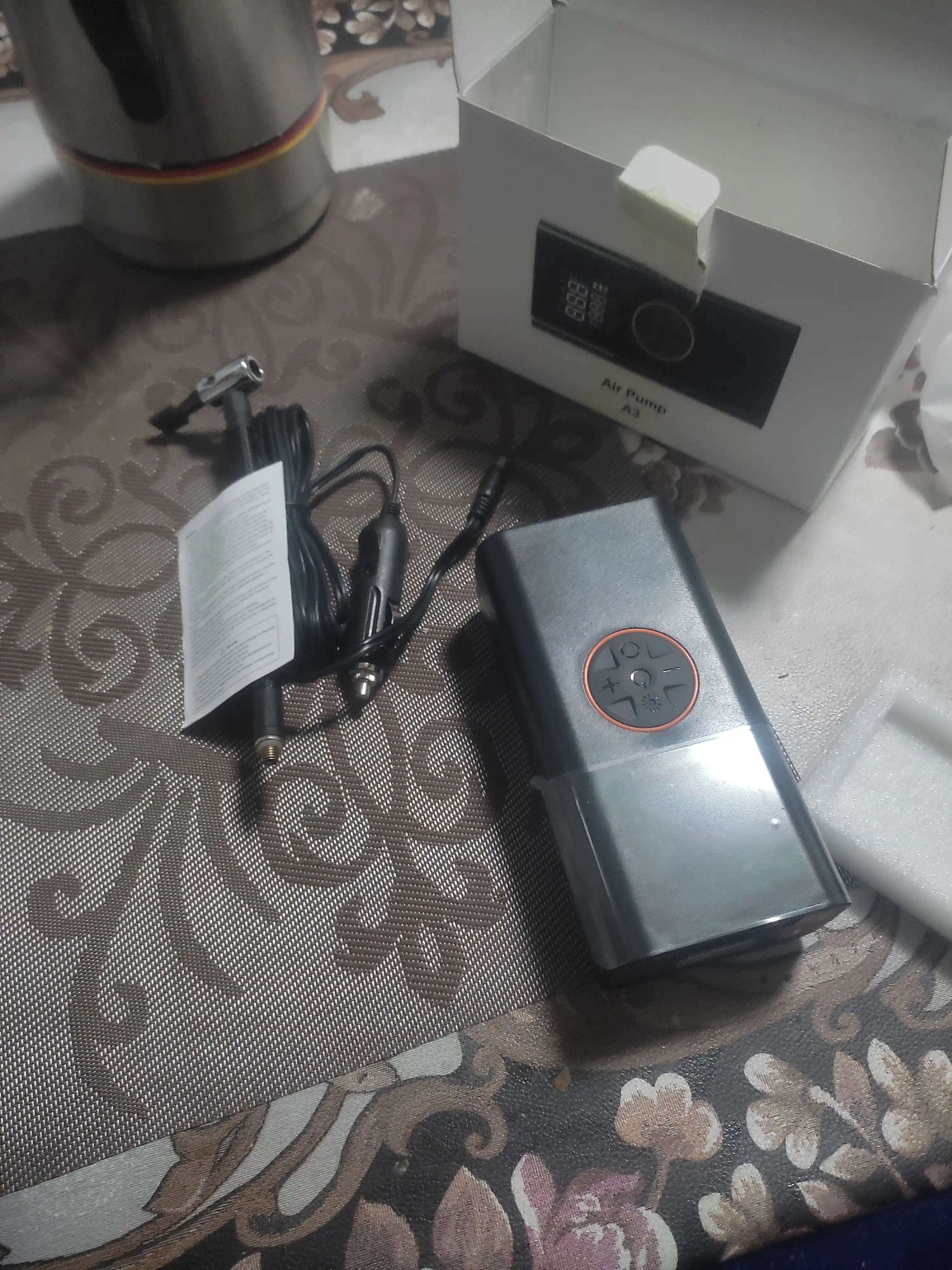Portativ simsiz kompressor 5 tasi 1da – Power Bank, LED chiroq, SOS, raqamli displey