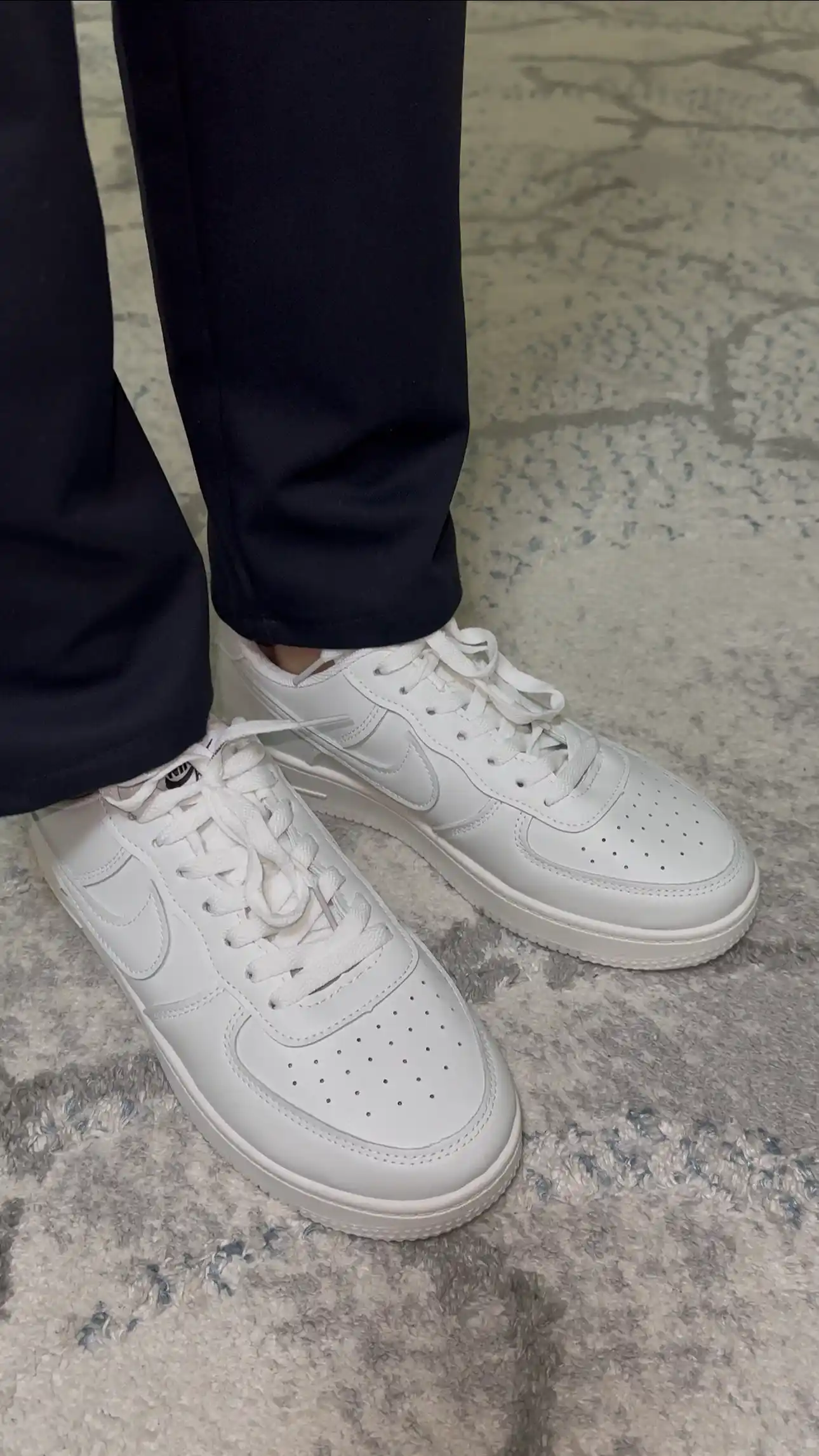 Erkaklar va Ayollar uchun universal sport krossovkalari NIKE AIR FORCE 36-44