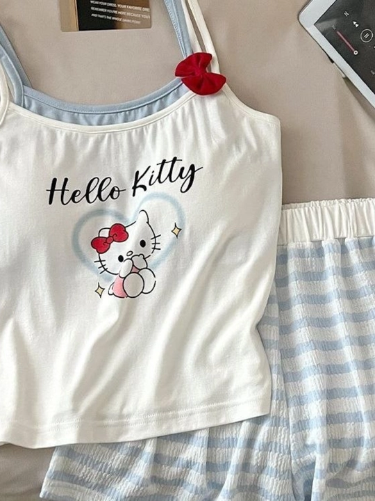 Qizlar uchun pijamalar, top va shortilar, uy kiyimlari