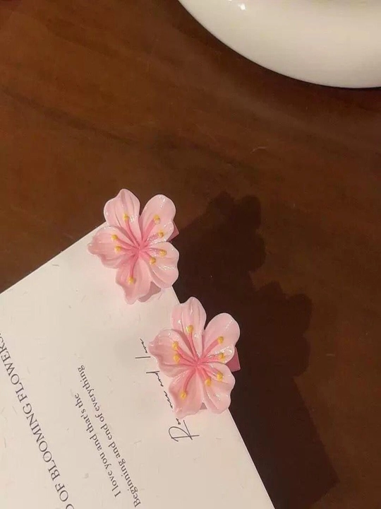 Ayollar va qizlar uchun ijodiy soch to‘g‘nag‘ichlari