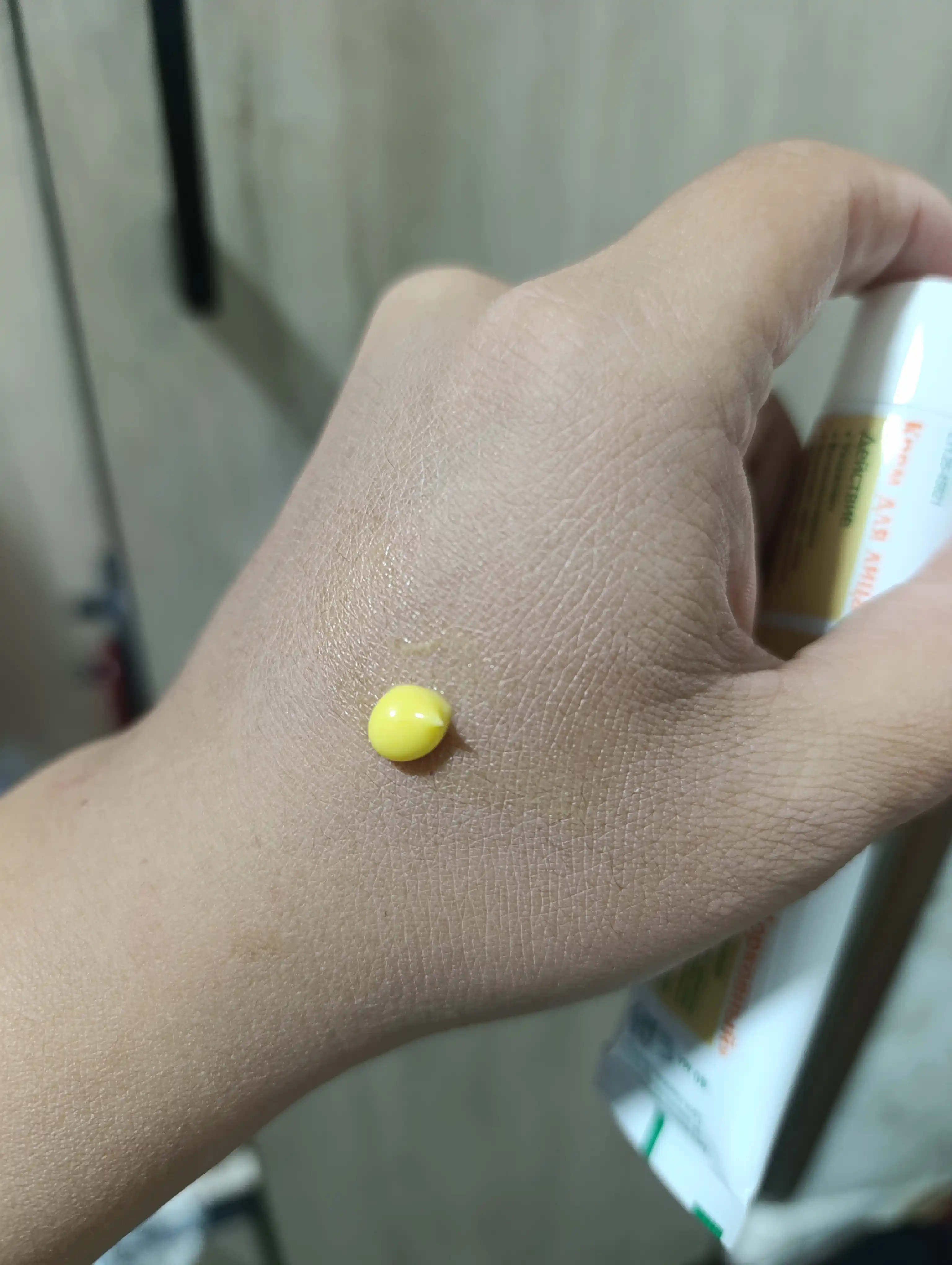 Quruq va ta'sirchan yuz terisi uchun krem - Neva Kosmetikasi sabzili, 40 ml