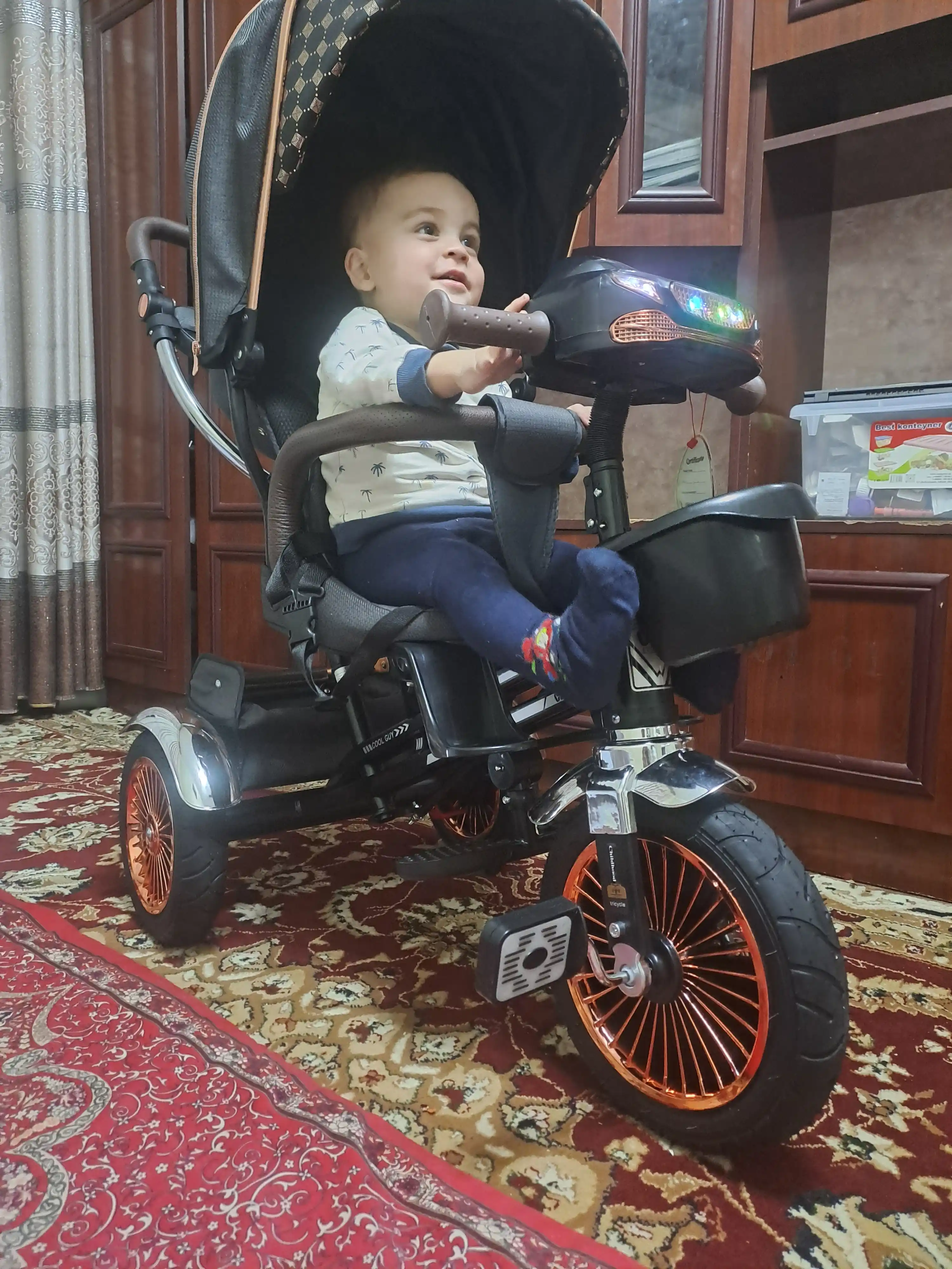 Bolalar velosipedi, uch g'ildirakli velosiped, uch g'ildirakli aravacha, savat bilan