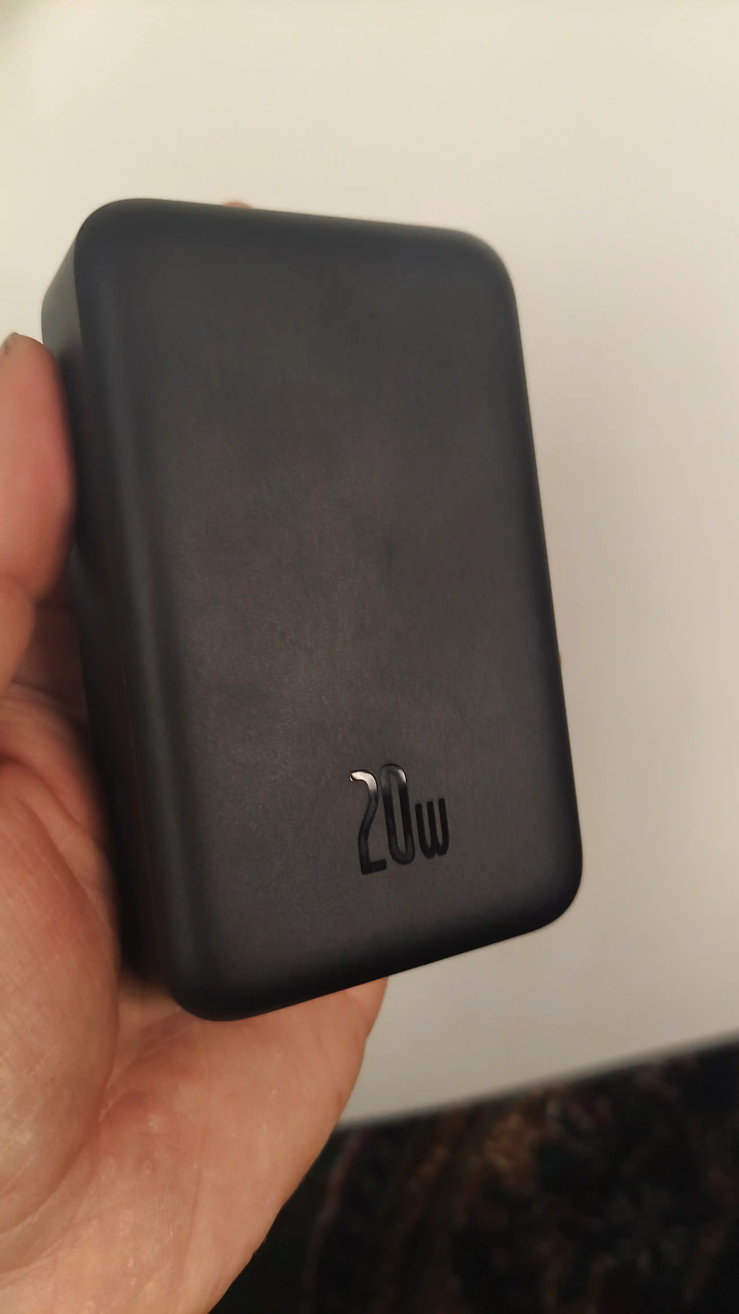 Baseus MagSafe tashqi akkumulyatori, 10000 mA/soat simsiz zaryadlash imkoniyati