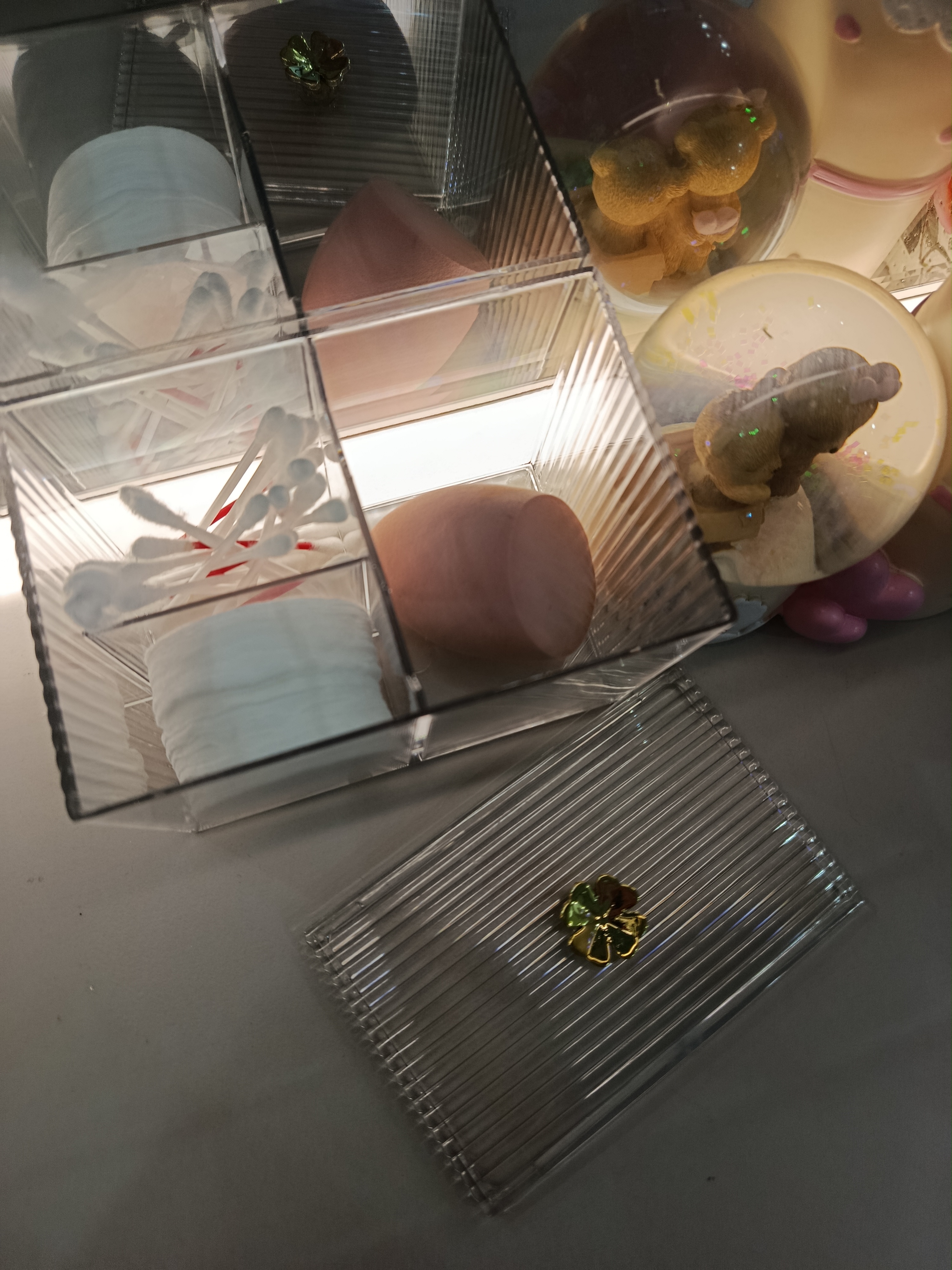 Kosmetik organizer Gold akril quti – paxtrali disk va paxta tayoqchalari uchun