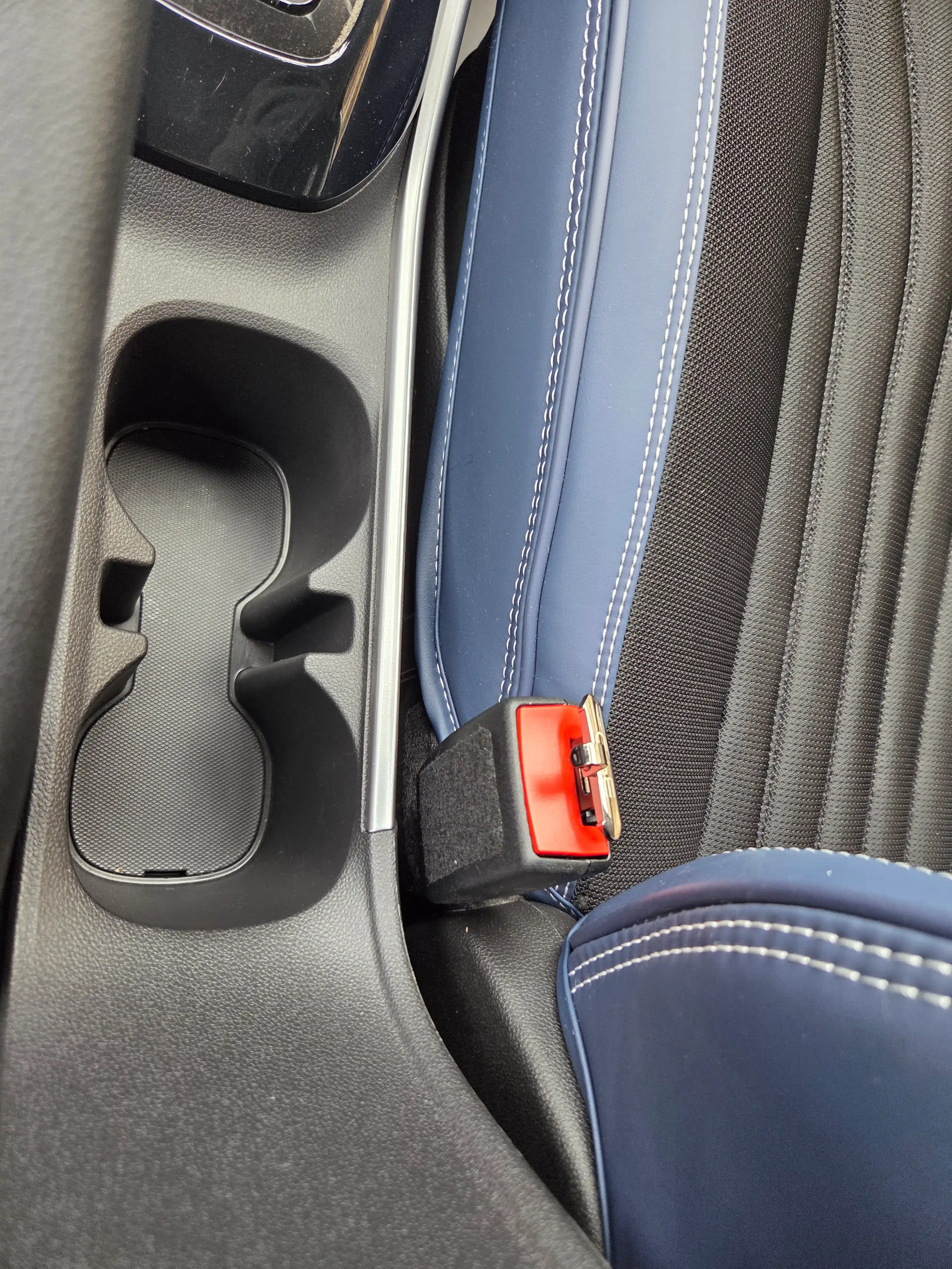 Avtomobil xavfsizlik kamari zaglushkasi – metall kamar klipsi, dizayn BYD, CHEVROLET