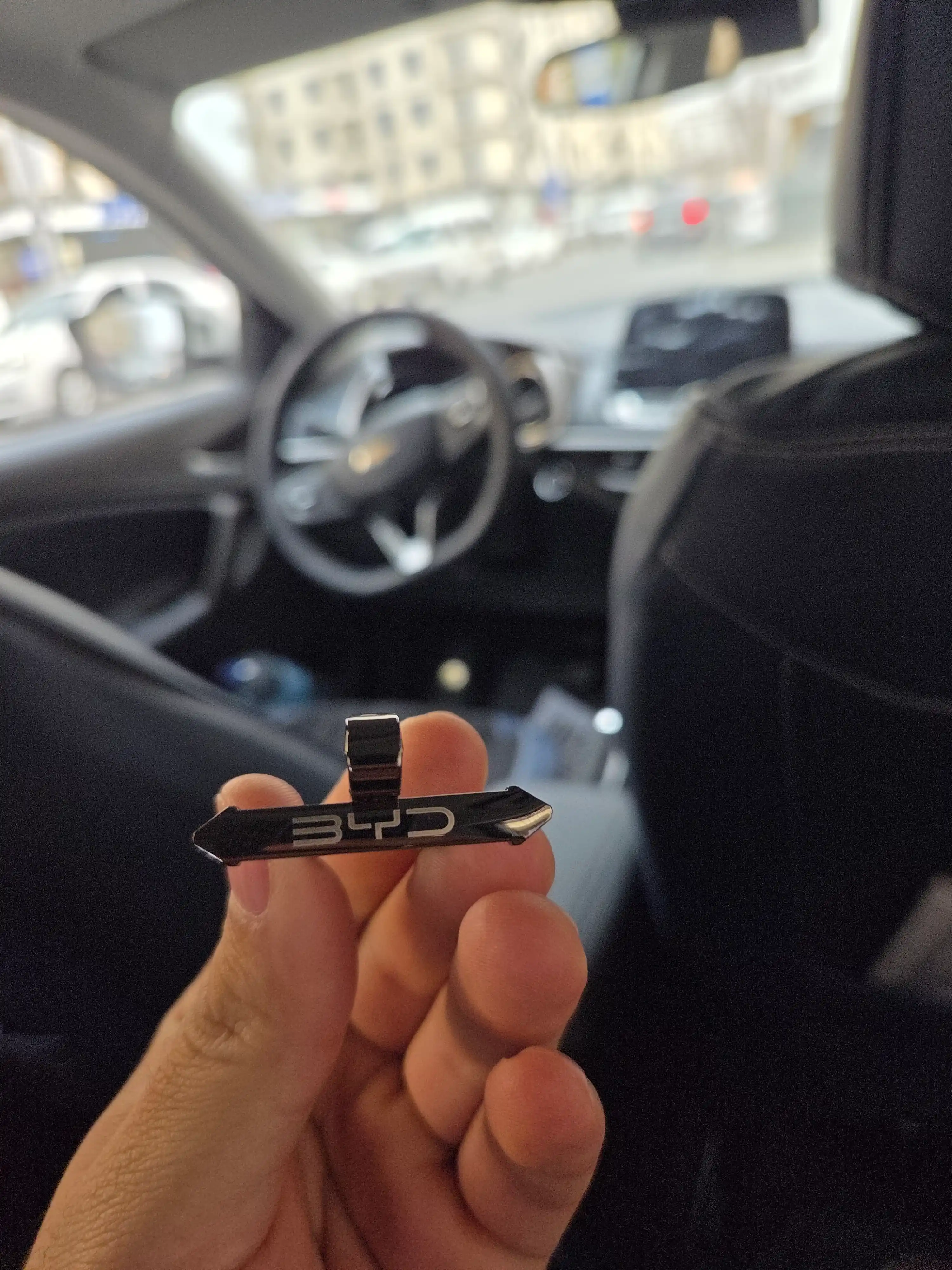 Avtomobil xavfsizlik kamari zaglushkasi – metall kamar klipsi, dizayn BYD, CHEVROLET