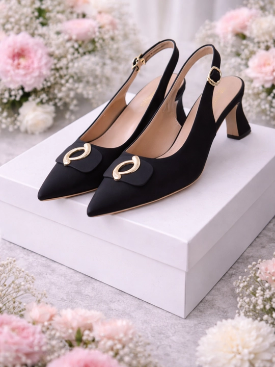 Ayollar uchun elegant slingback tufli, uchli burunli, poshnali, bezakli model