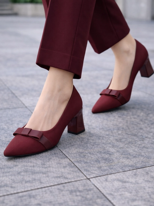 Ayollar uchun elegant poshnali tufli, uchli burunli, nafis va zamonaviy model