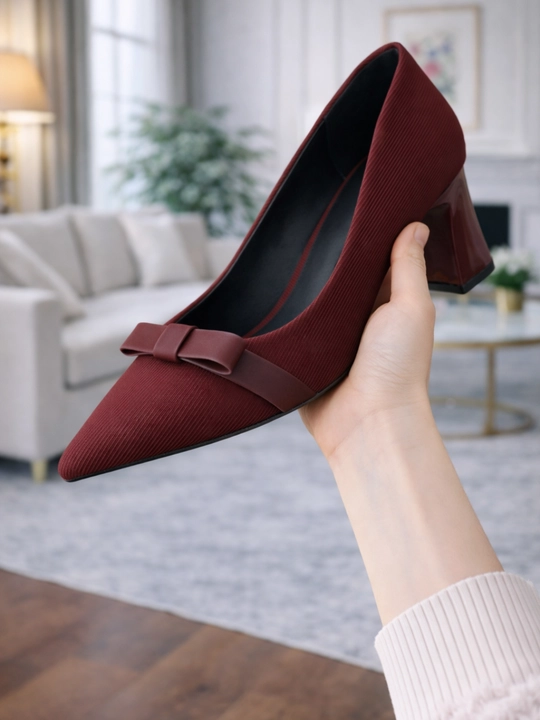 Ayollar uchun elegant poshnali tufli, uchli burunli, nafis va zamonaviy model