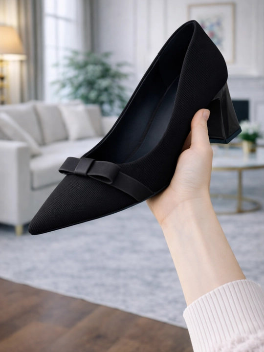 Ayollar uchun elegant poshnali tufli, uchli burunli, nafis va zamonaviy model