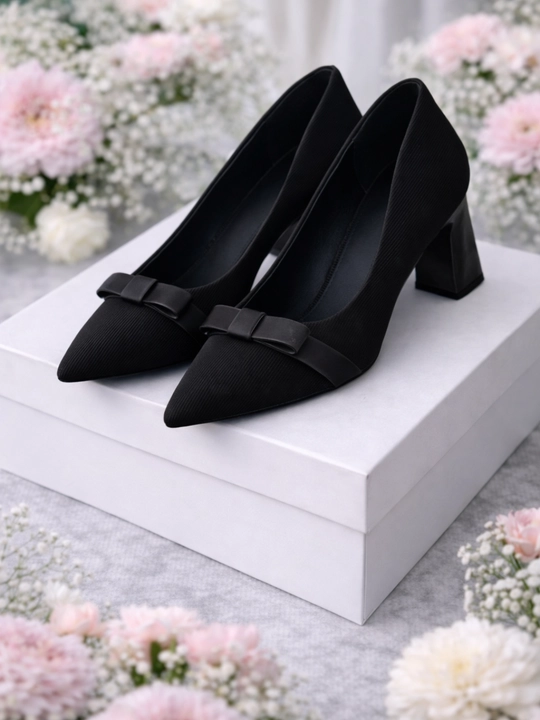 Ayollar uchun elegant poshnali tufli, uchli burunli, nafis va zamonaviy model