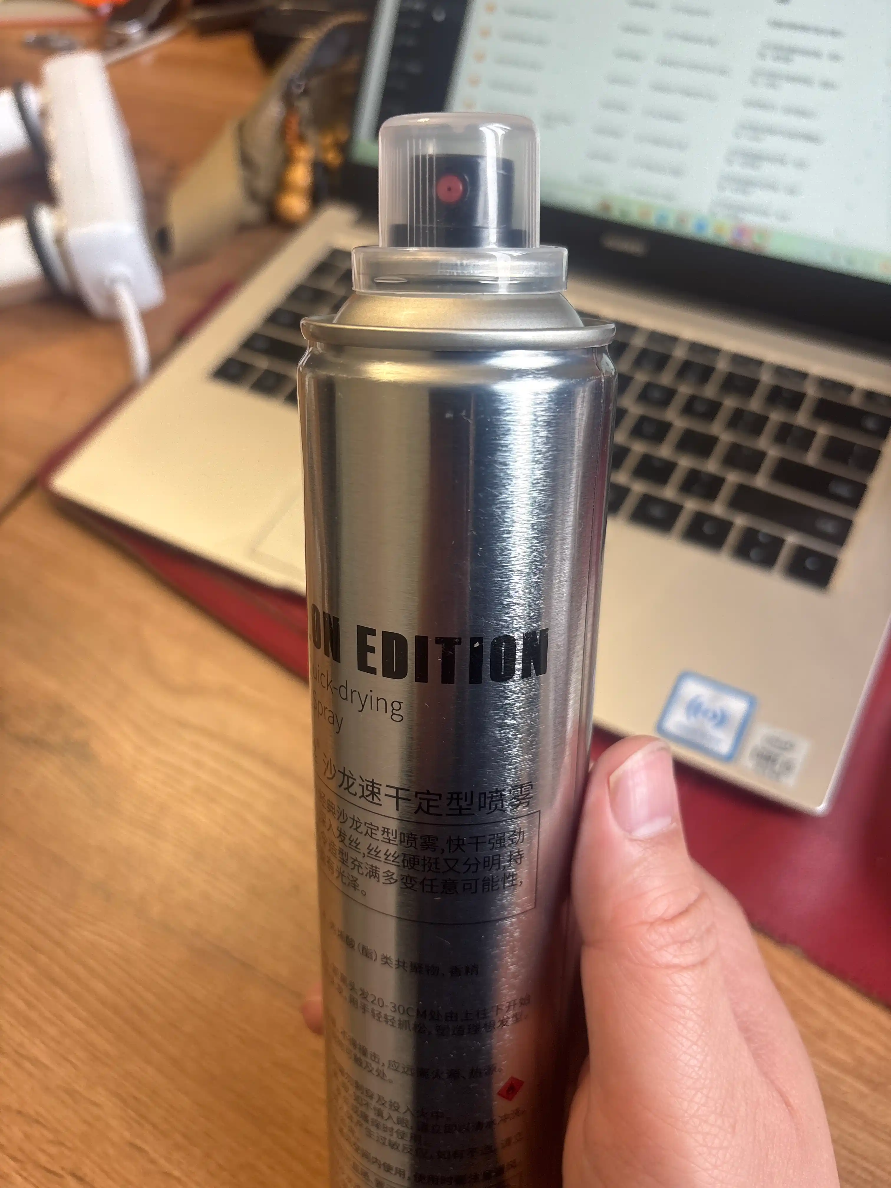 Xushbo'y soch spreyi, soch turmaklash spreyi, sochni mustahkamlovchi vosita, 420 ml