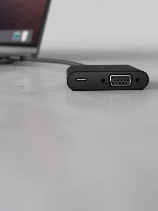 Belkin HDMI VGA adapteri, USB C VGA quvvatlash moslamasi, o‘tkazgich