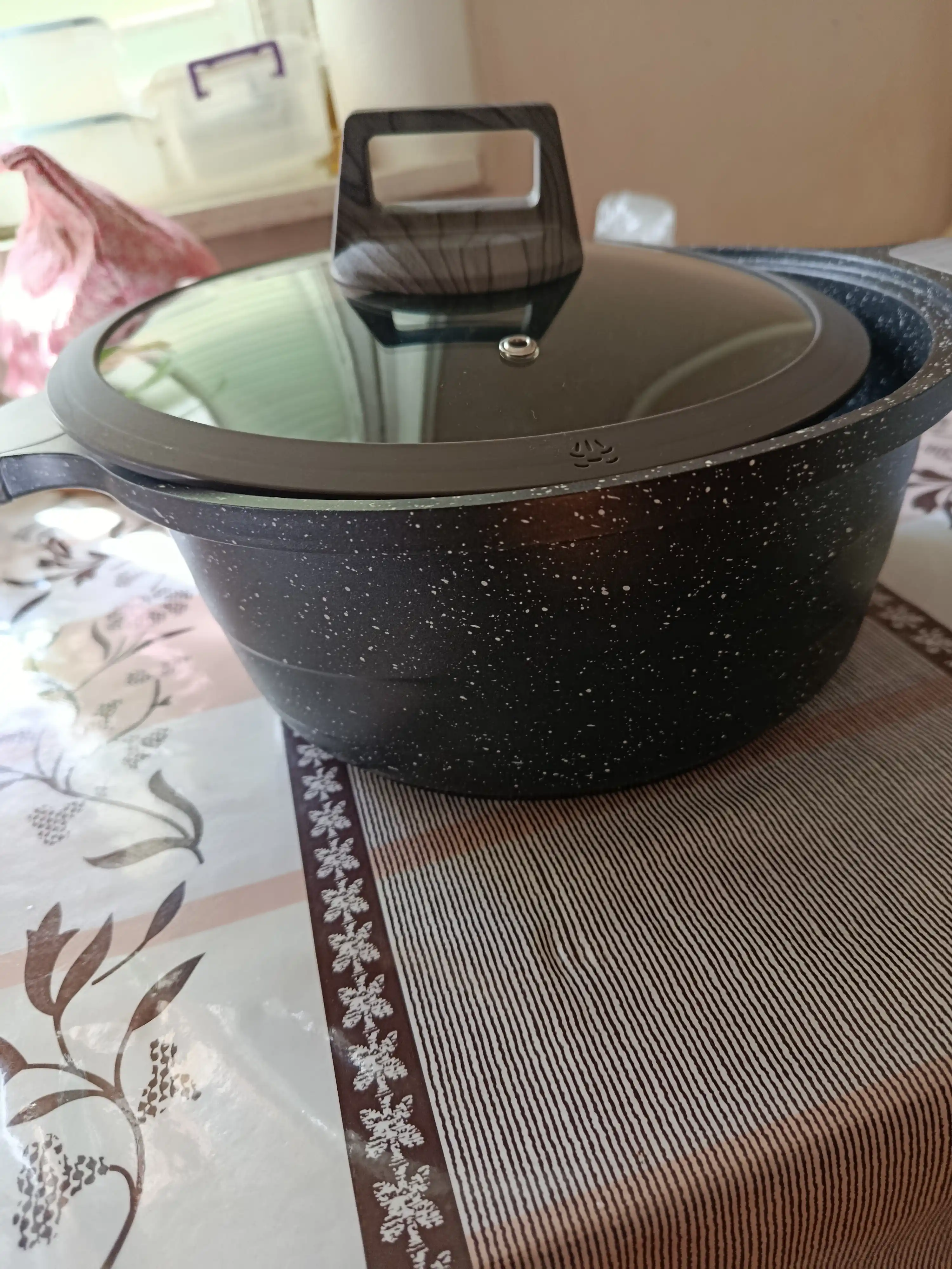 Vicalina qozon, yopishmaydigan granit qoplamali kastryulka