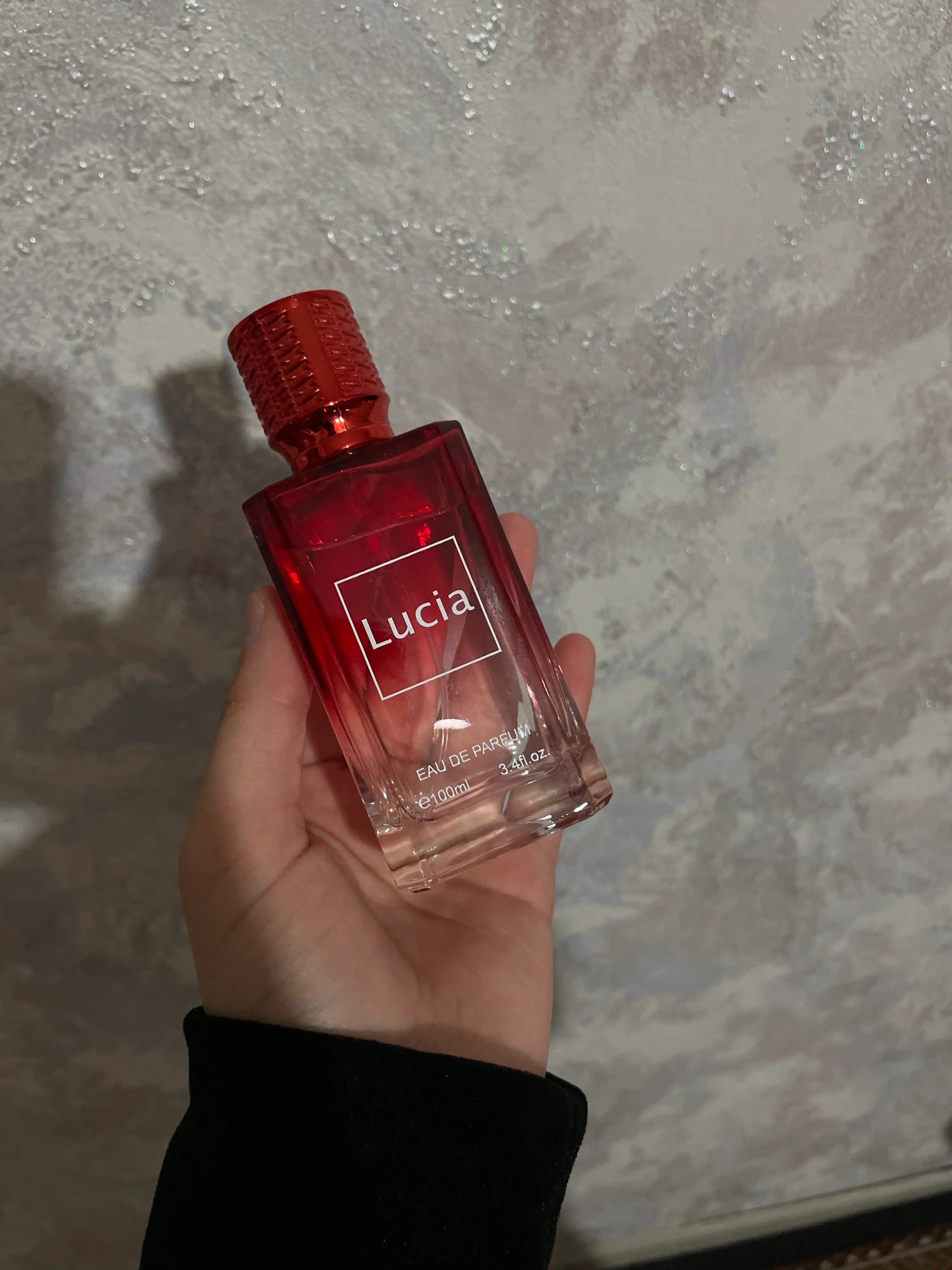 Ayollar uchun parfyumlangan suvi Lucia, 50 ml