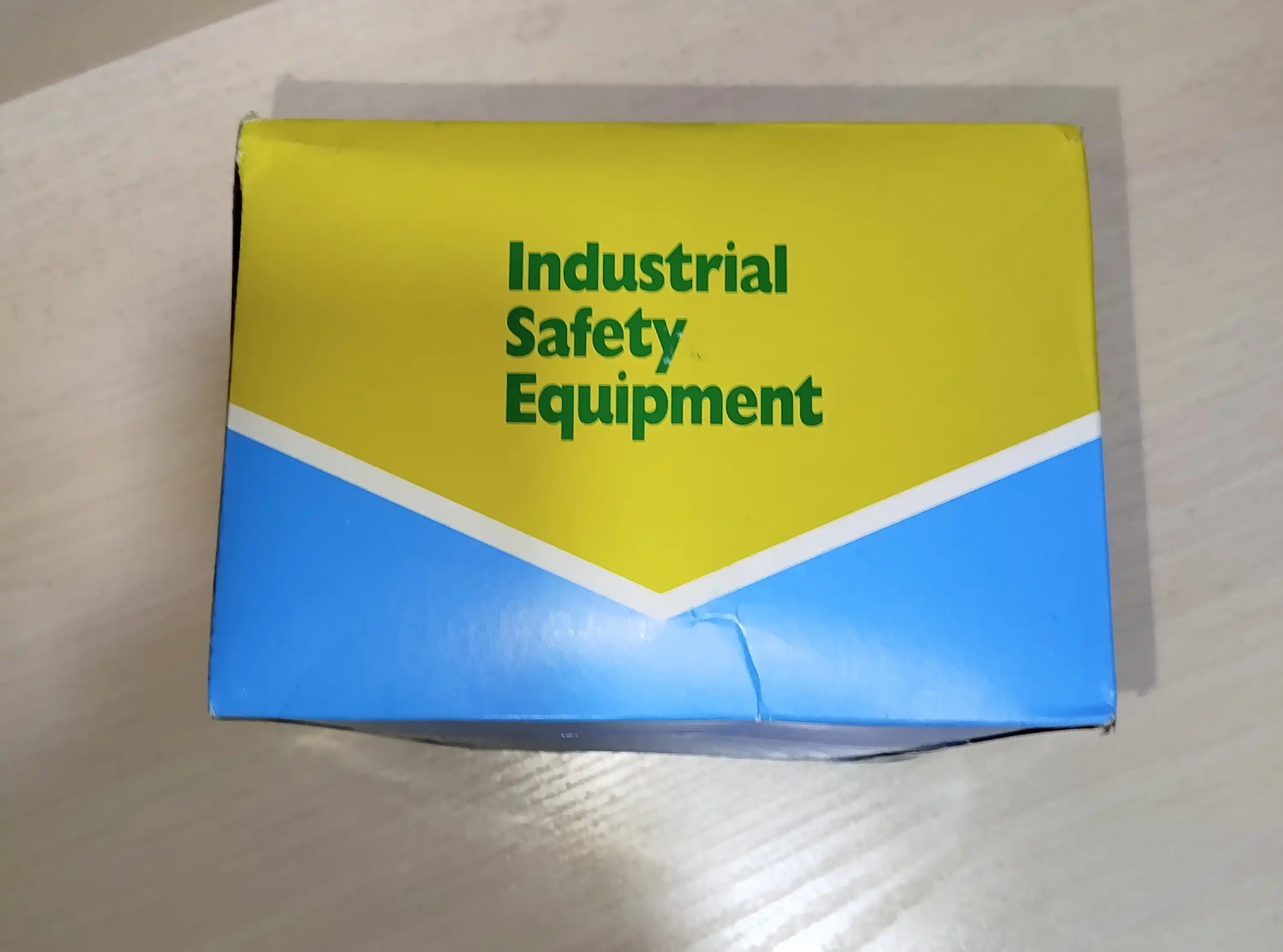 Ro'yxatdan o'tish mumkin chang va kimyoviy respirator NP 306