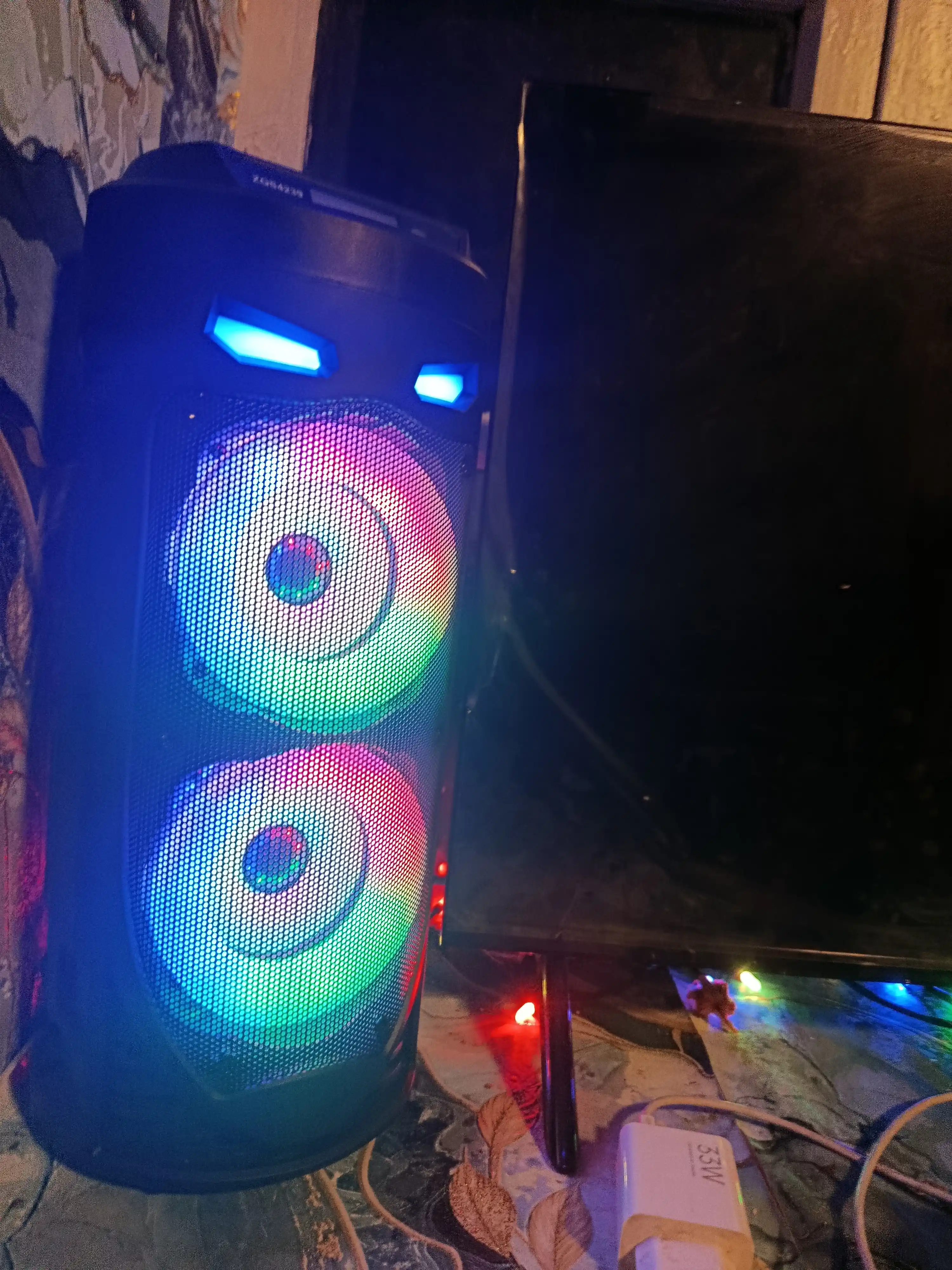 Kolonka karaoke simsiz portativ ZQS Bluetooth bilan, mikrofon va RGB yoritgich bilan