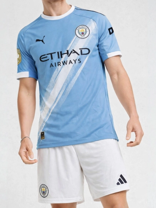 Futbol formasi Manchester City, uy va safar uchrashuvlari uchun 2025/2026 - 