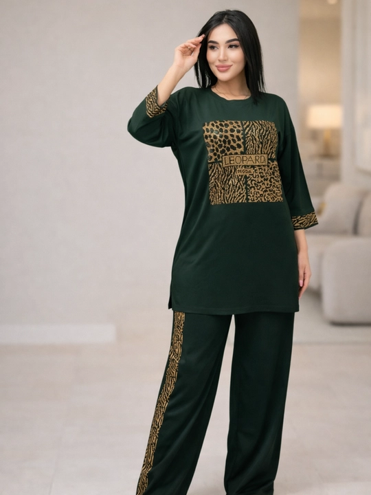 Ayollar komplekt dvoykasi Leopard, turk trikotaji, Swarovski toshli bezak, bahor-yoz uchun