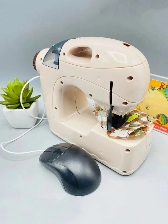 Designer bolalar o'yin to'plami: chiroqli tikuv mashinasi va dazmol