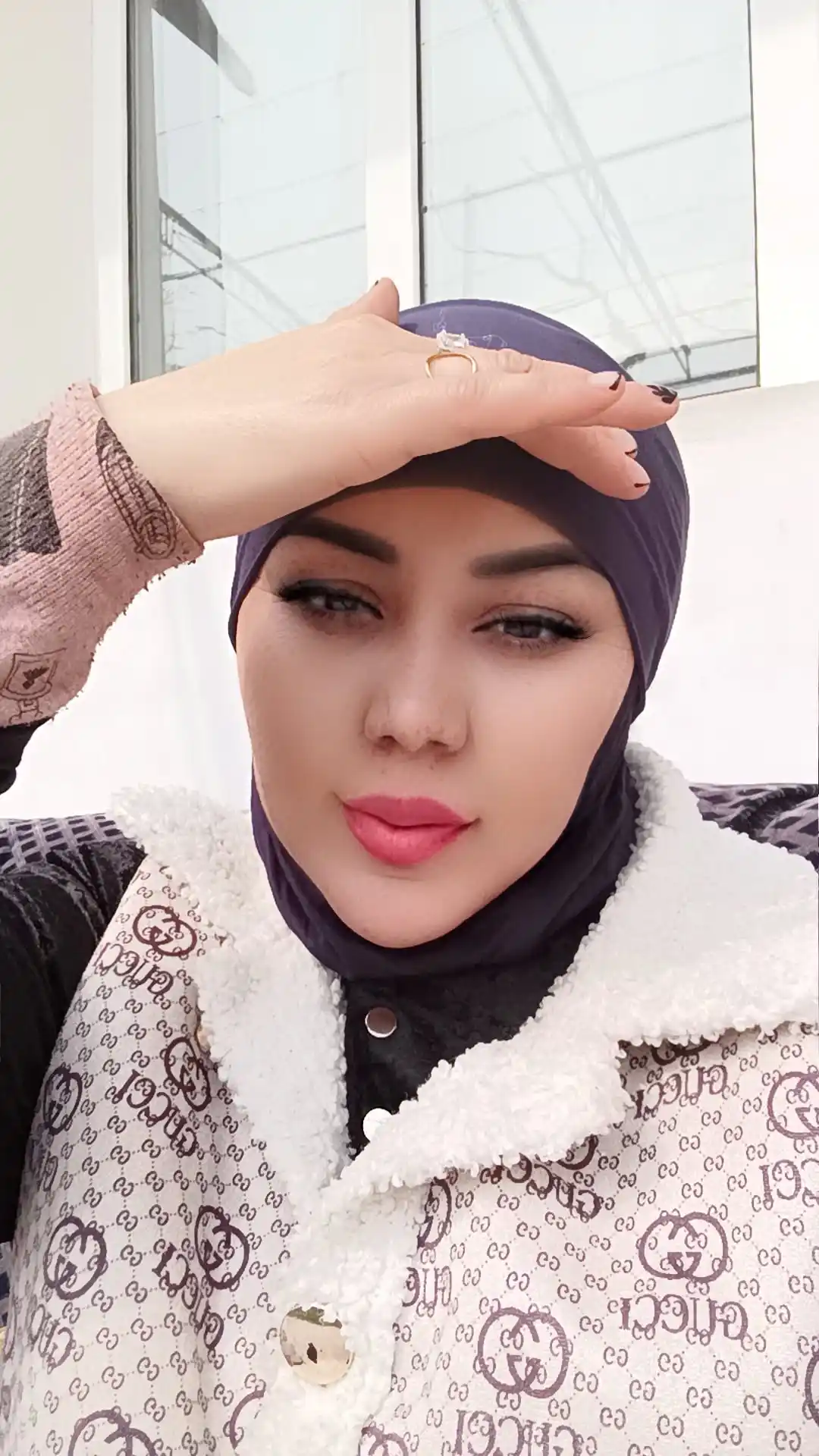 Ayollar uchun chechencha ro‘mol, bon va sharf