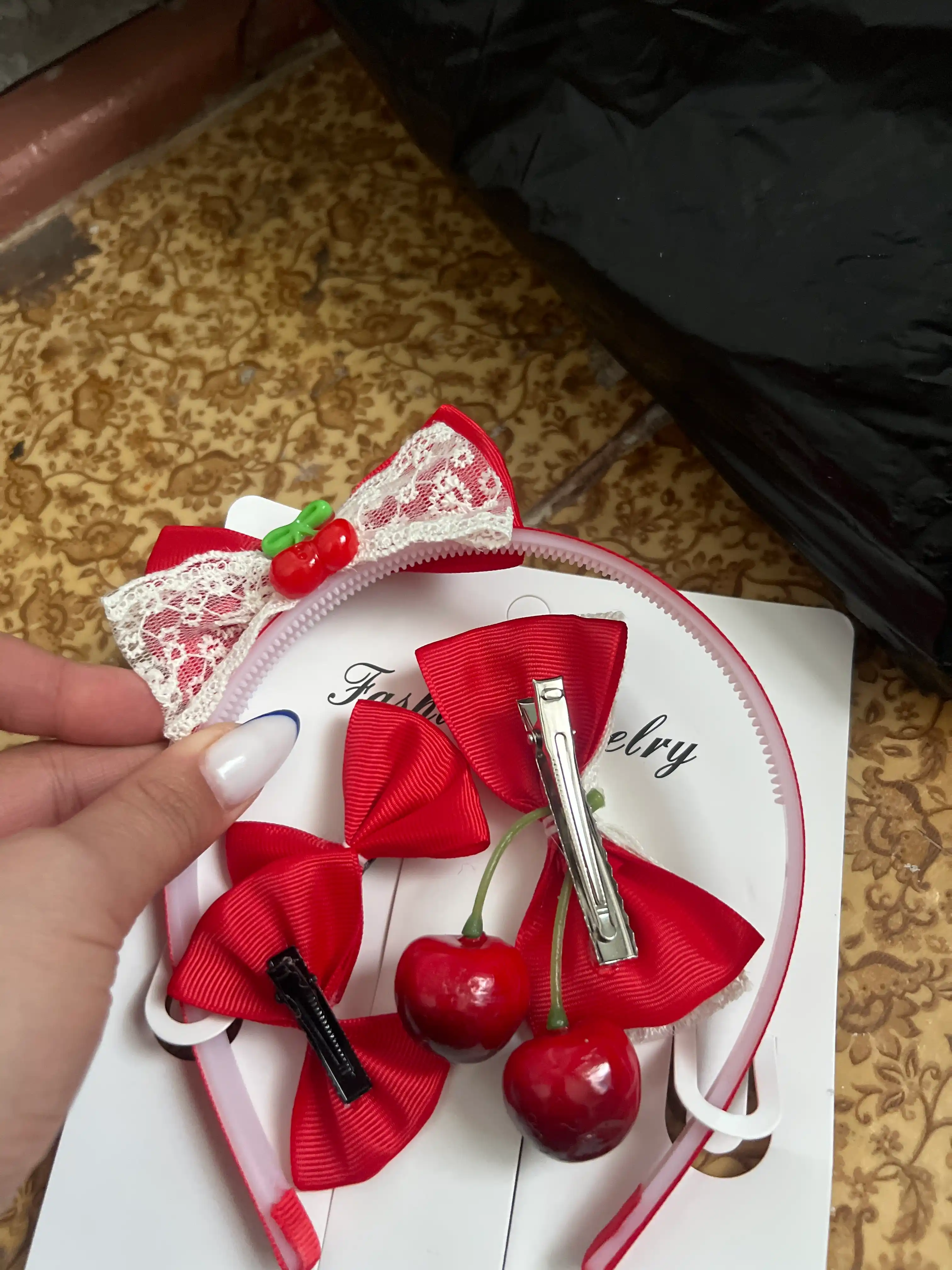Набор заколок и ободок