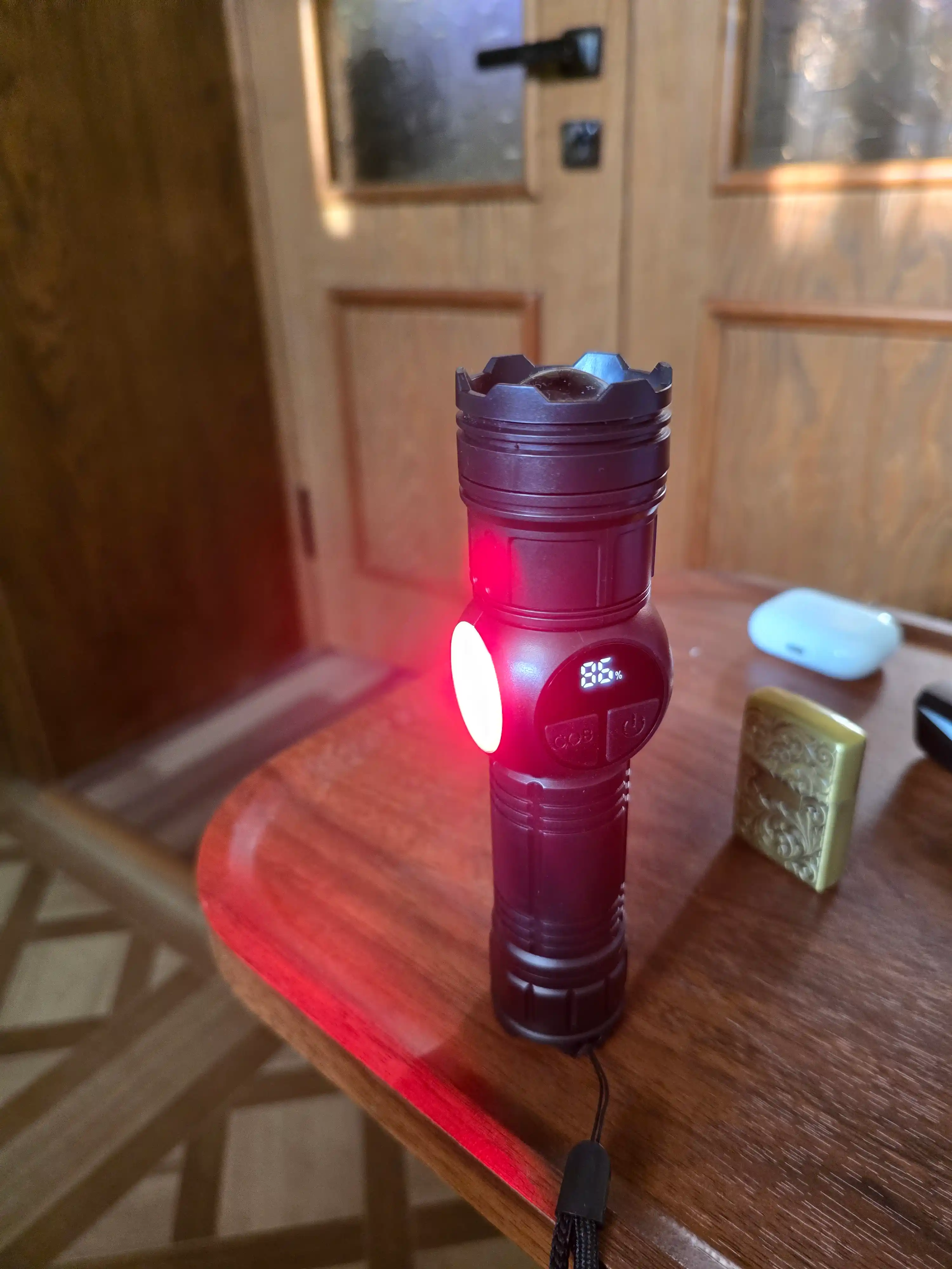 Fonar / bx-57 taktik chiroq ZOOM fokusi, USB-C zaryadlash va IPX6 suv himoyasi bilan