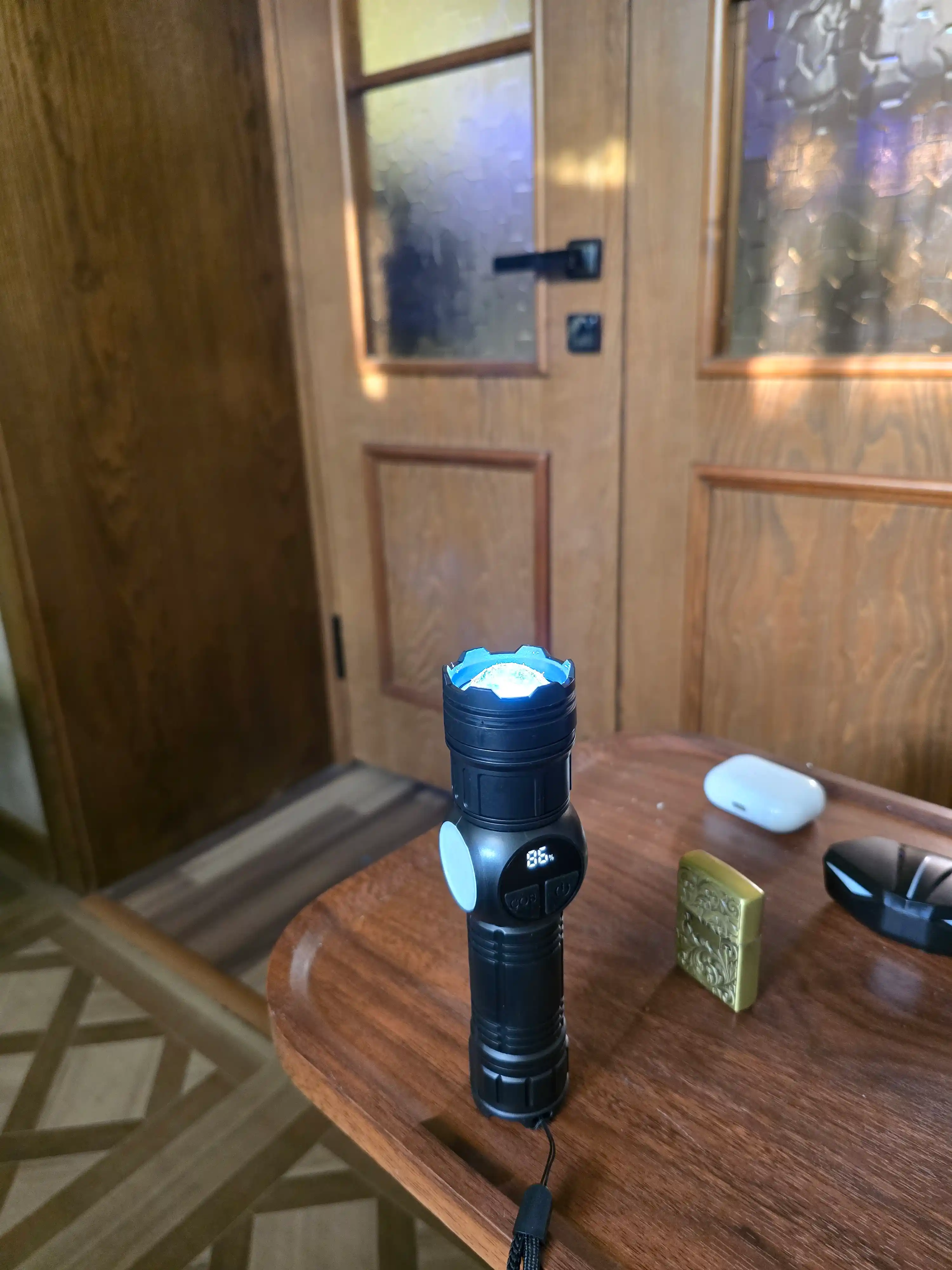 Fonar / bx-57 taktik chiroq ZOOM fokusi, USB-C zaryadlash va IPX6 suv himoyasi bilan