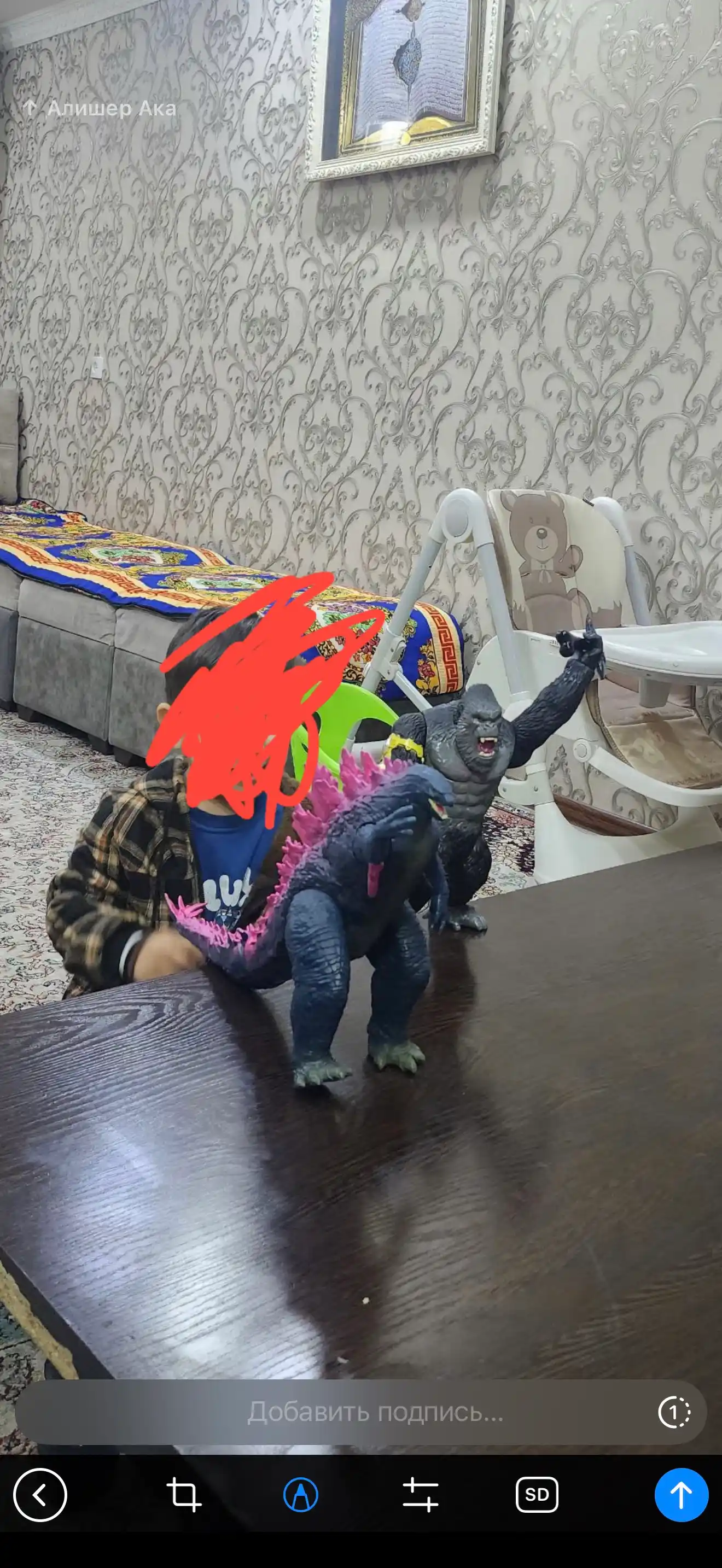 Godzilla monstr o‘yin haykali / King Kong