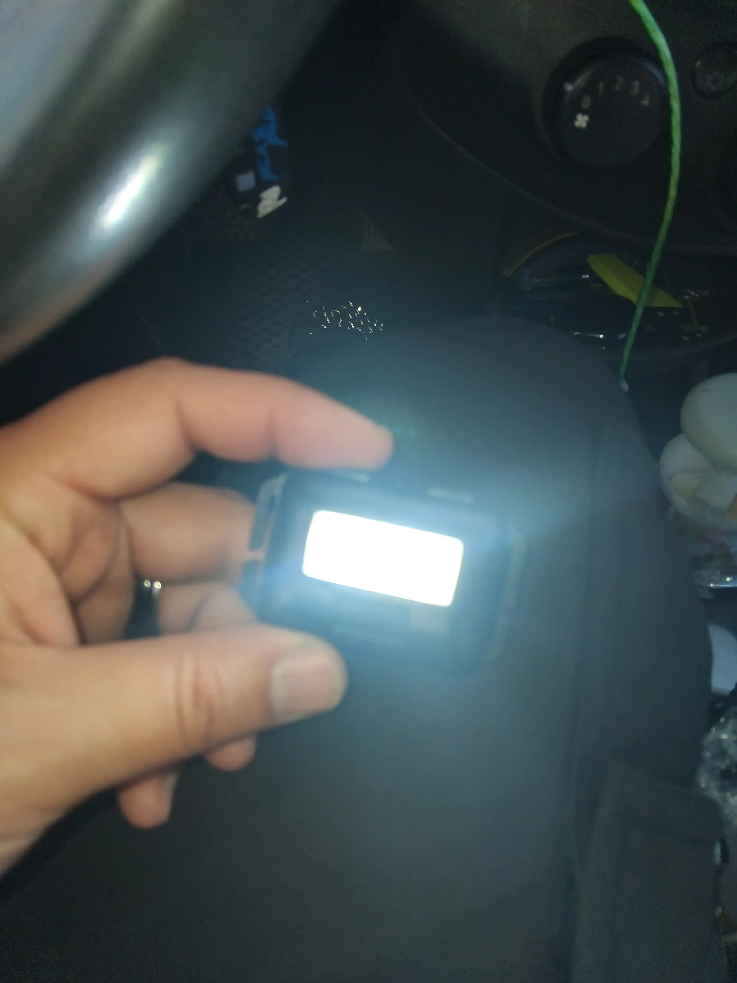 Походный туристический налобный фонарь на батарейках HeadLamp 