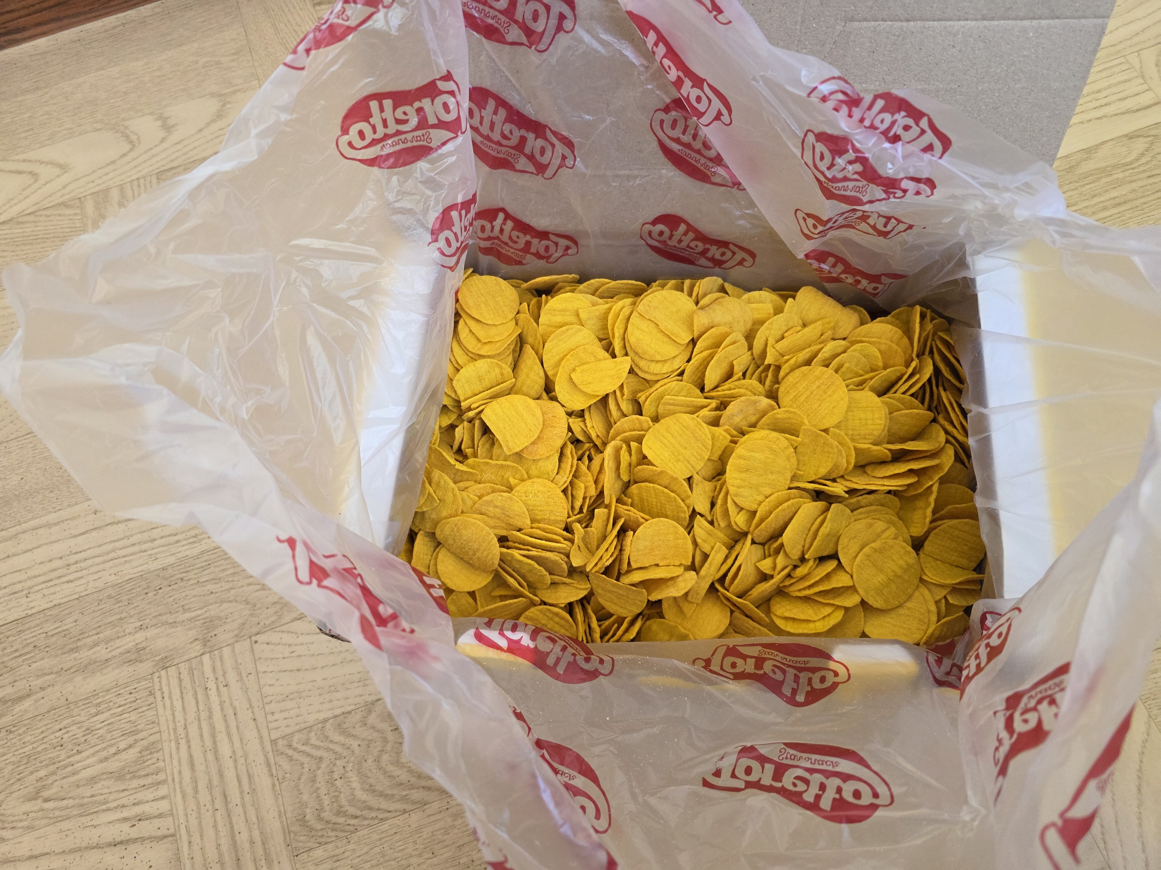 TORETTO "Nacho" makkajo'xori chipslari "sir" ta’mi bilan, 1kg