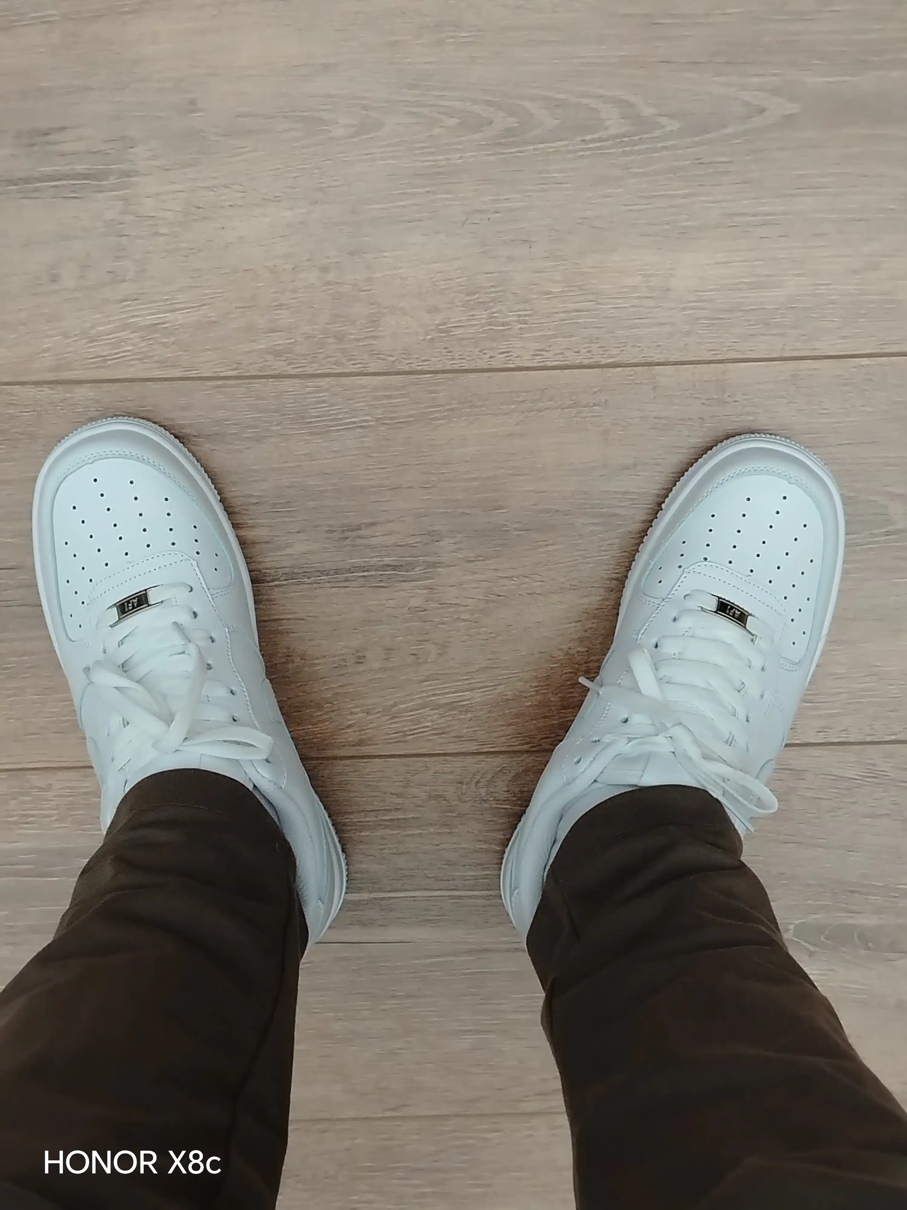 Erkaklar, ayollar va o‘smirlar uchun sport krossovkalari Nike Air Force 1, o'lchami 36-44