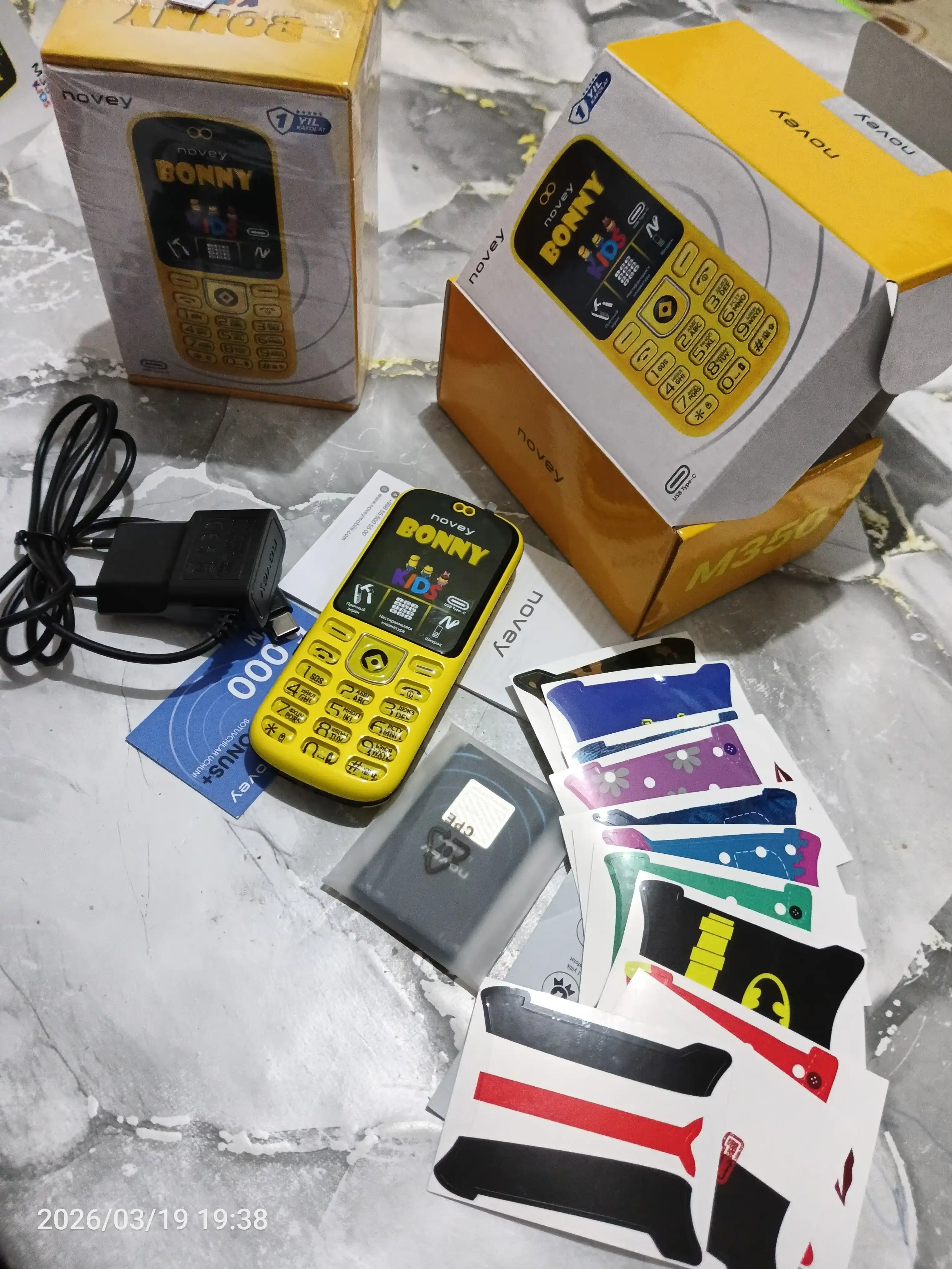 Детский кнопочный телефон Novey M350 Kids, без камеры, SOS, наклейки