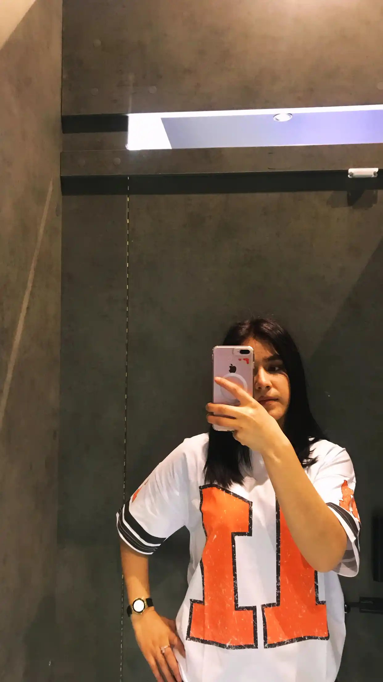 Oversayz futbolka, erkaklar va ayollar uchun