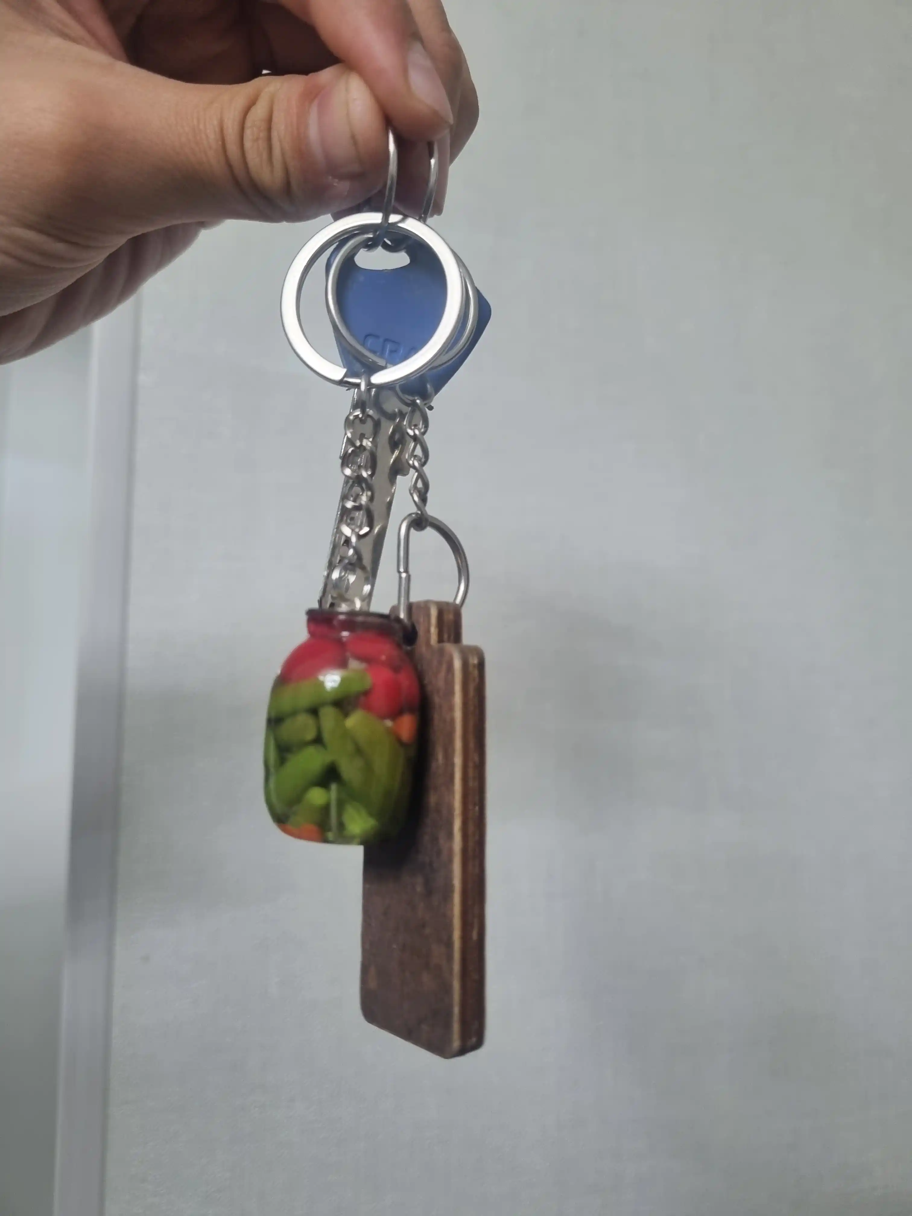 "Tuzlangan bodring solingan bankacha" breloki Telefonlar, sumkalar va kalitlar, turli gadjetlar uchun brelok