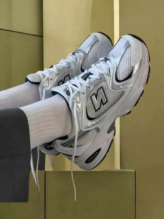 Nike erkaklar krossovkalari - yengil va nafas oladigan yozgi sport poyabzali