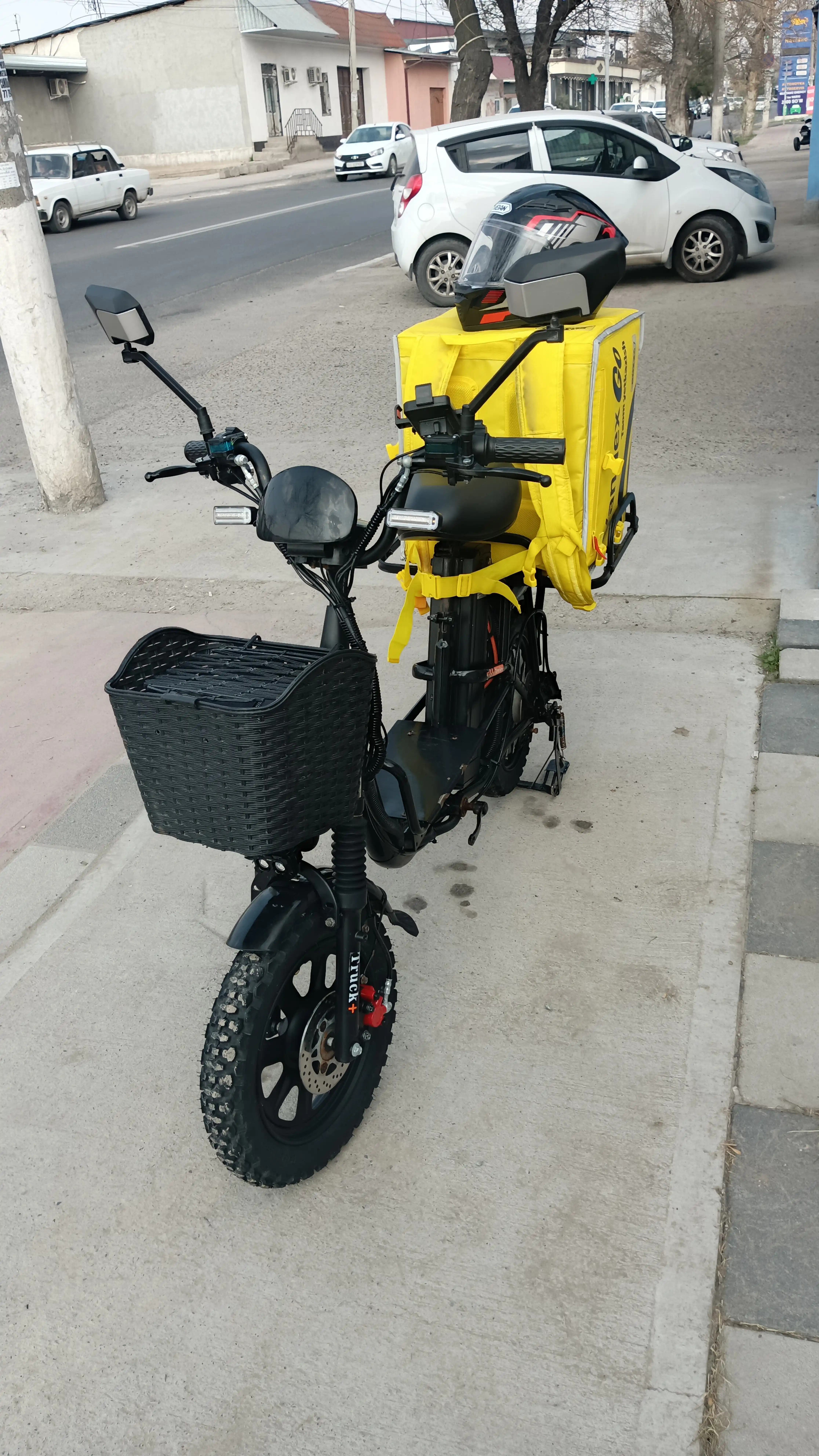 Avtomobilning old va orqa qismlari uchun LED chiroqlar
