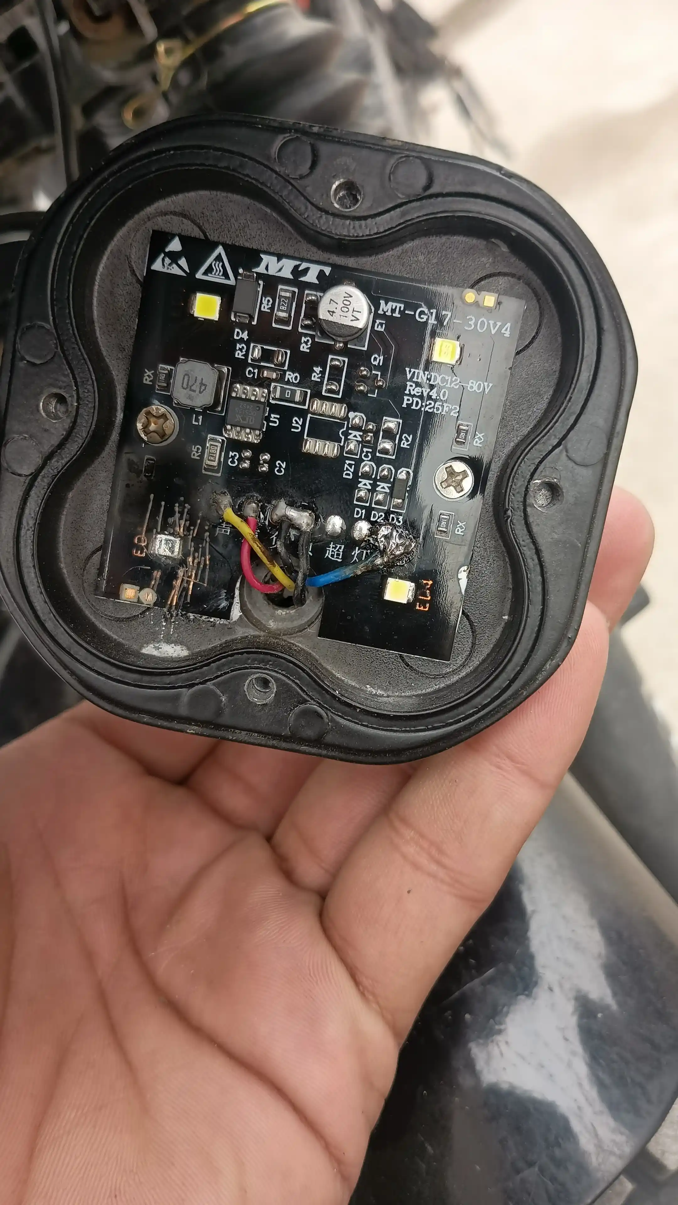 Avtomobilning old va orqa qismlari uchun LED chiroqlar