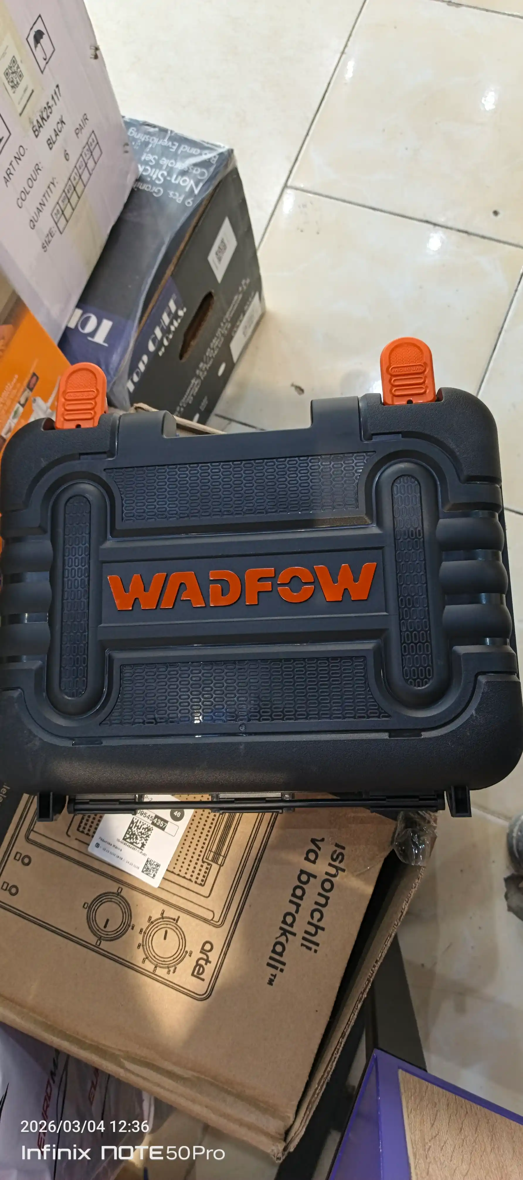Impact akumliyatori 210 Nm aylanadigan bolg'a WADFOW WCD2B21